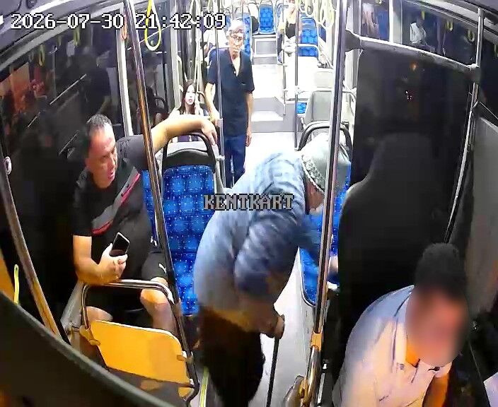 Şikayetleri Araştırmak Için Yaşlı Adam Kılığına Girdi! 20 Otobüsü Tek Tek Denetledi (3)