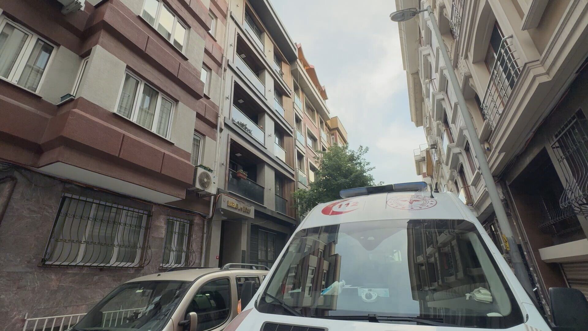 Şişli’de 25 Yaşındaki Yağız Bilik Evinde Ölü Bulundu (4)