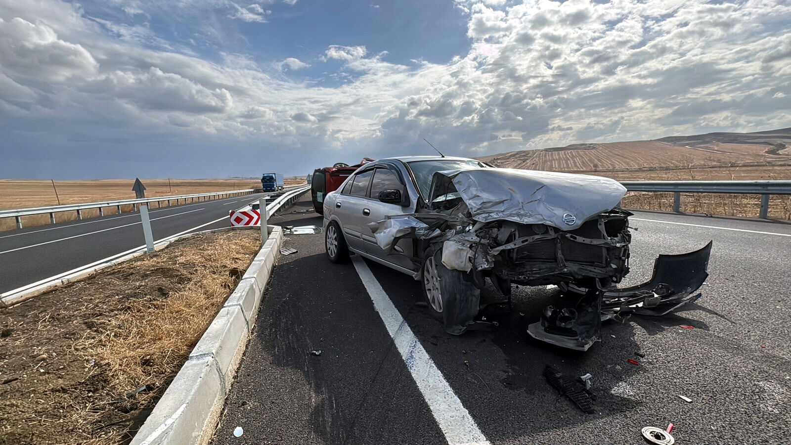 Tekirdağ'da otomobiller çarpıştı! Araçlardan biri takla attı, 4 kişi yaralandı