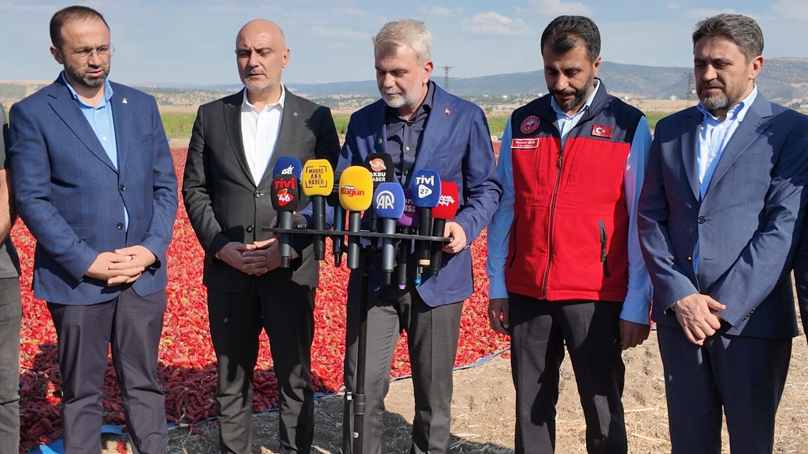 Kahramanmaraş biberinde hasat zamanı Başkan Görgel üreticilerle buluştu-1