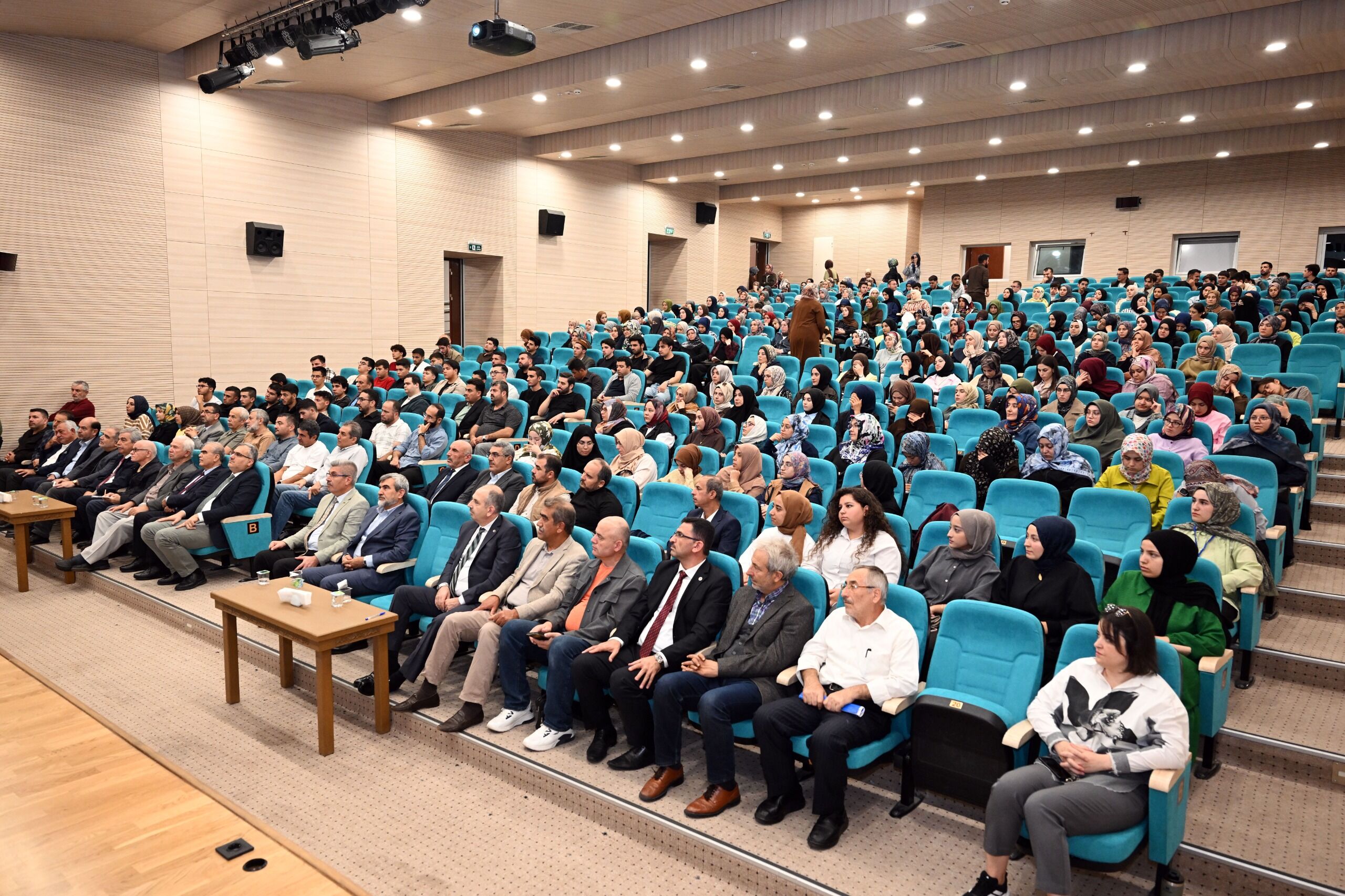 KSÜ’de Din İstismarının Sosyo-Politik Boyutları Ele Alındı