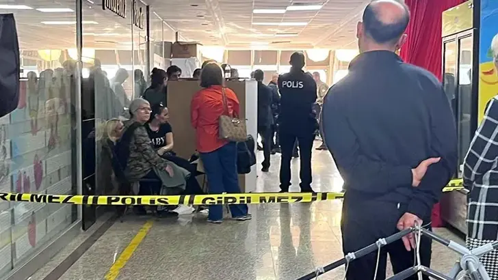 Eski eşini 3 kurşunla öldüren kişi aynı silahla intih*r etti