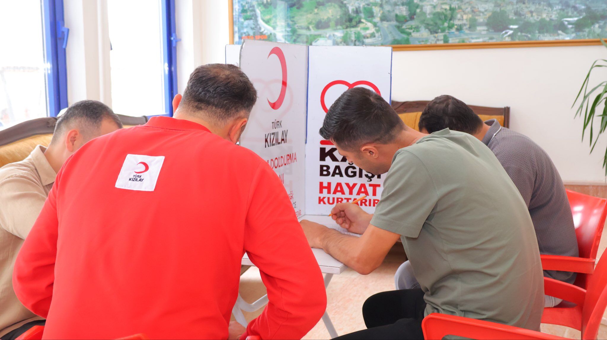 Kahramanmaraş’ta Kızılay’ın kan bağışı kampanyasına kursiyerlerden destek1