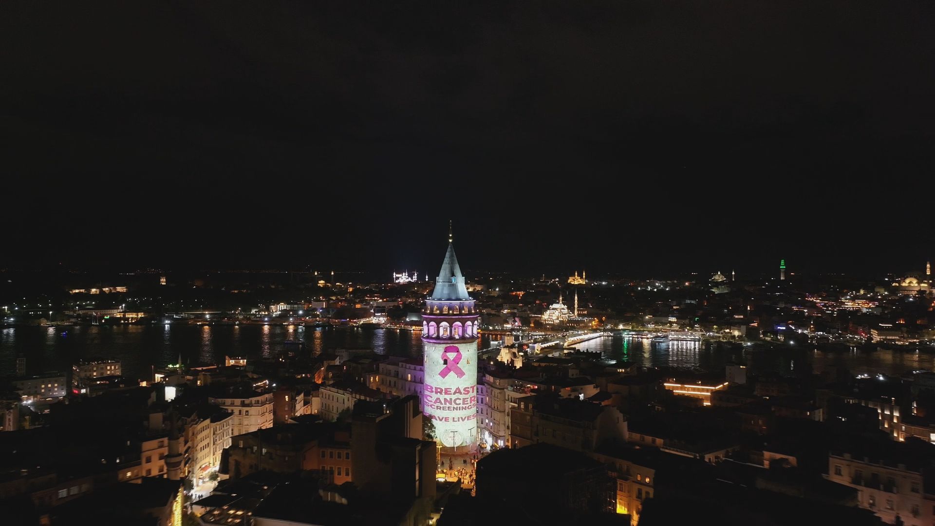 Galata Kulesi Meme Kanseri İçin Pembe Aydınlatıldı