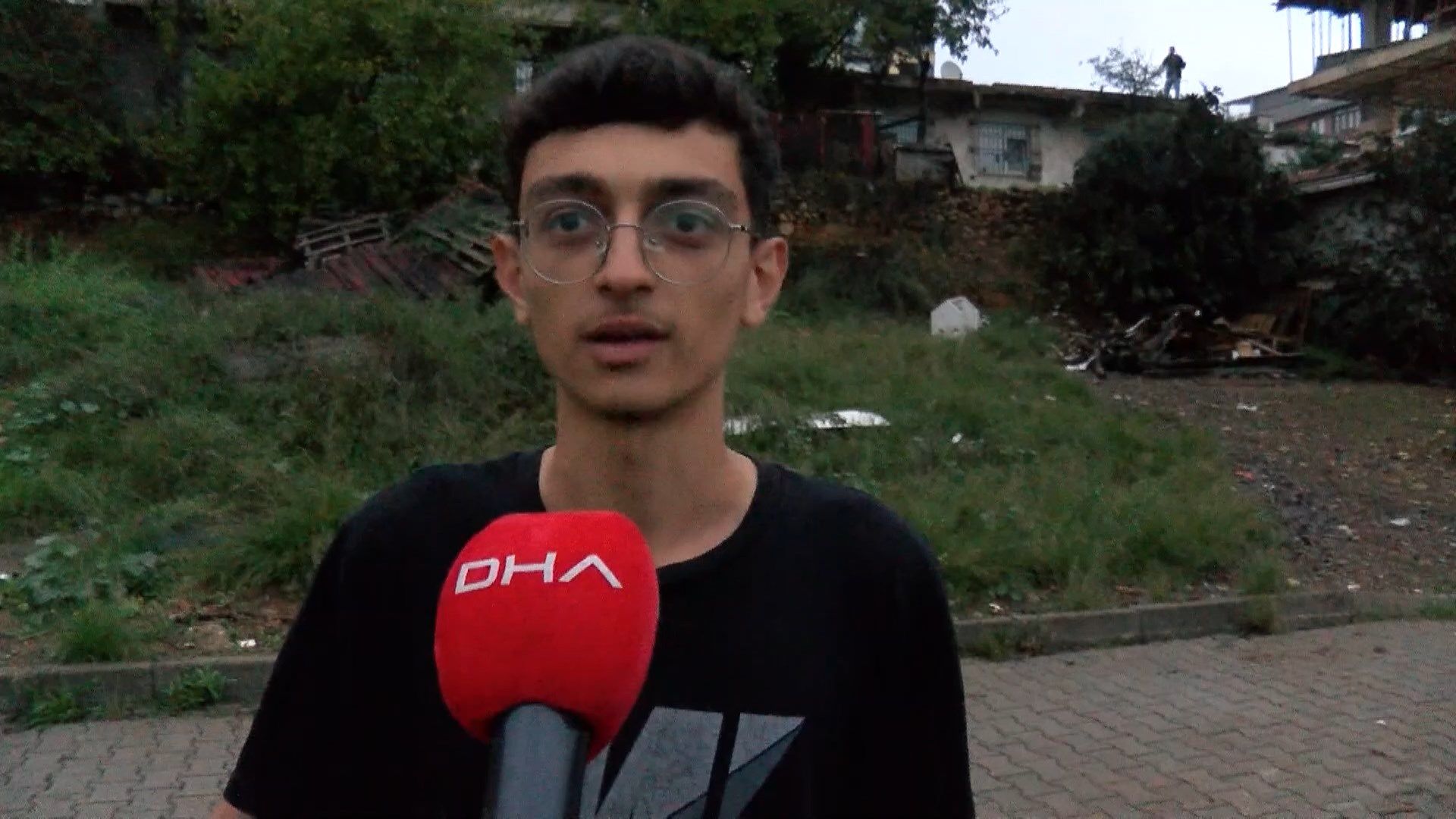 Sultanbeyli'de Çamura Batan Anne ve Çocuğu Kurtarıldı