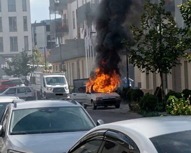 Onikişubat'ta Otomobilde Çıkan Yangın Söndürüldü
