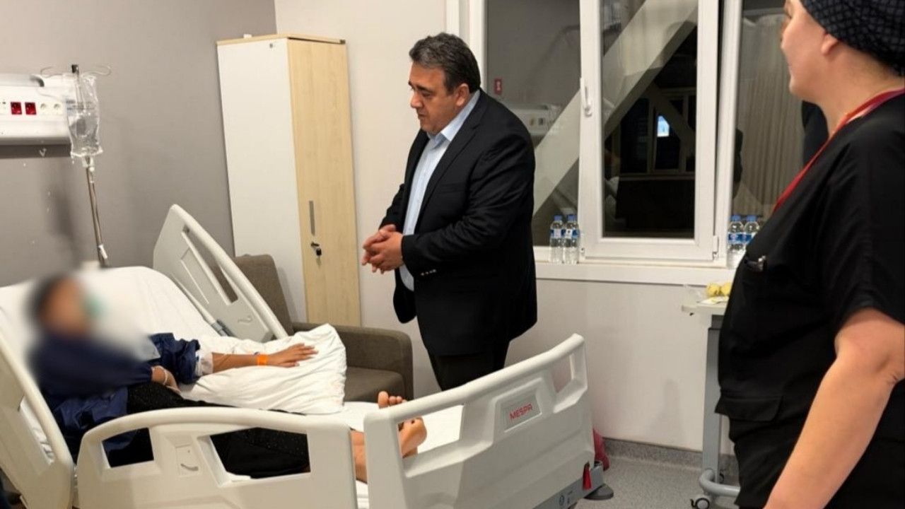 Ak Parti Kahramanmaraş Teşkilatından Hastaneye Kaldırılan Öğrencilere Ziyaret4