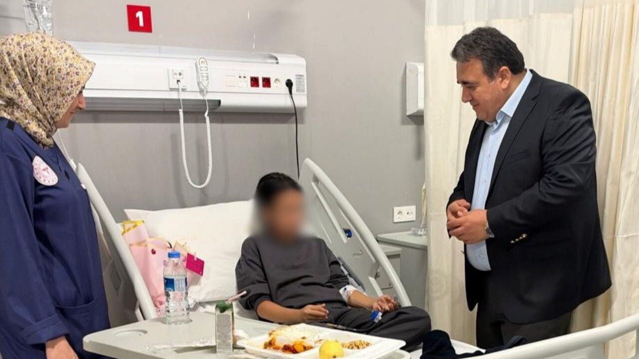 Ak Parti Kahramanmaraş Teşkilatından Hastaneye Kaldırılan Öğrencilere Ziyaret5