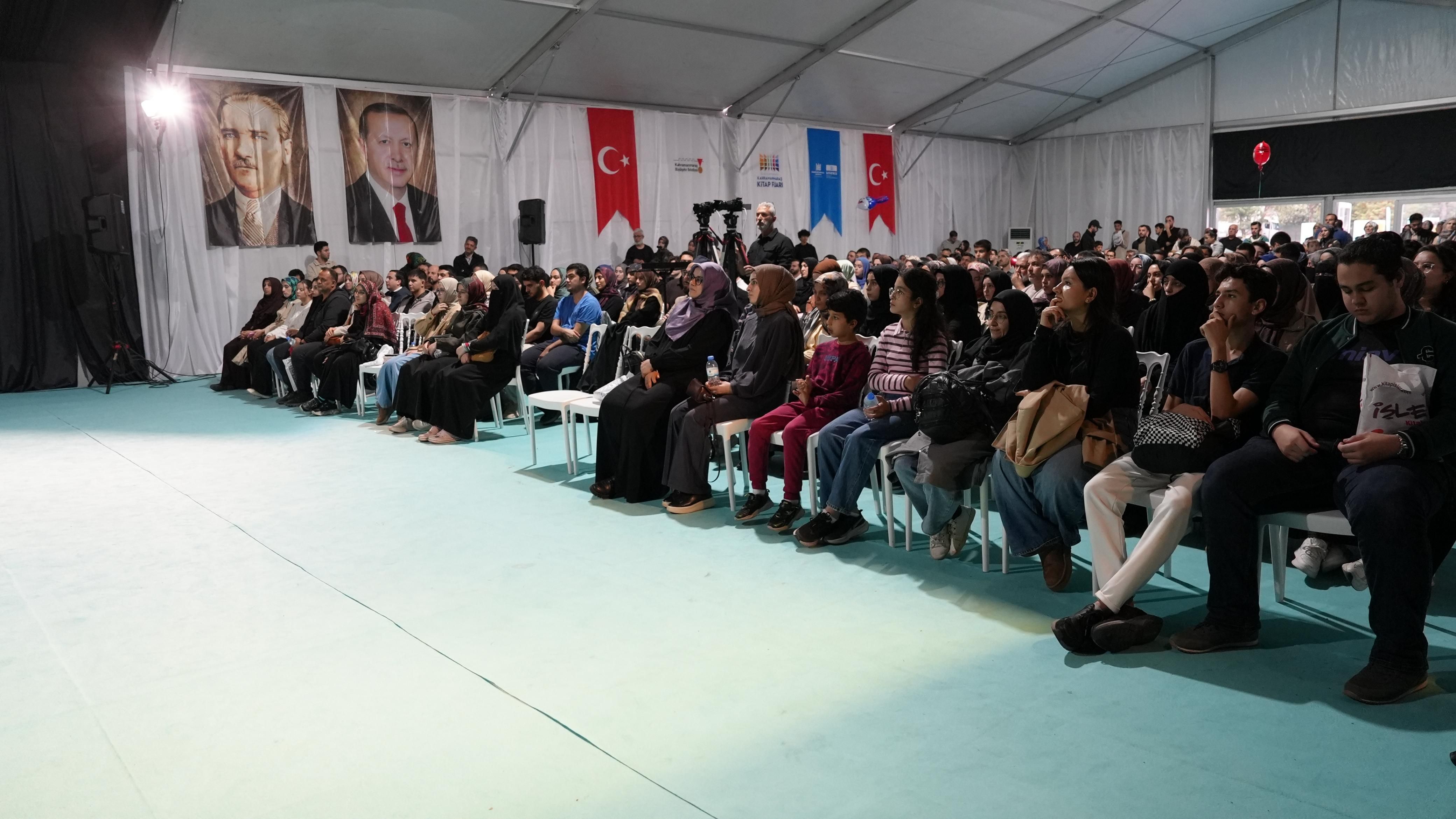 Altay Cem Meriç, Kahramanmaraş’ta Okurlarıyla Buluştu (10)