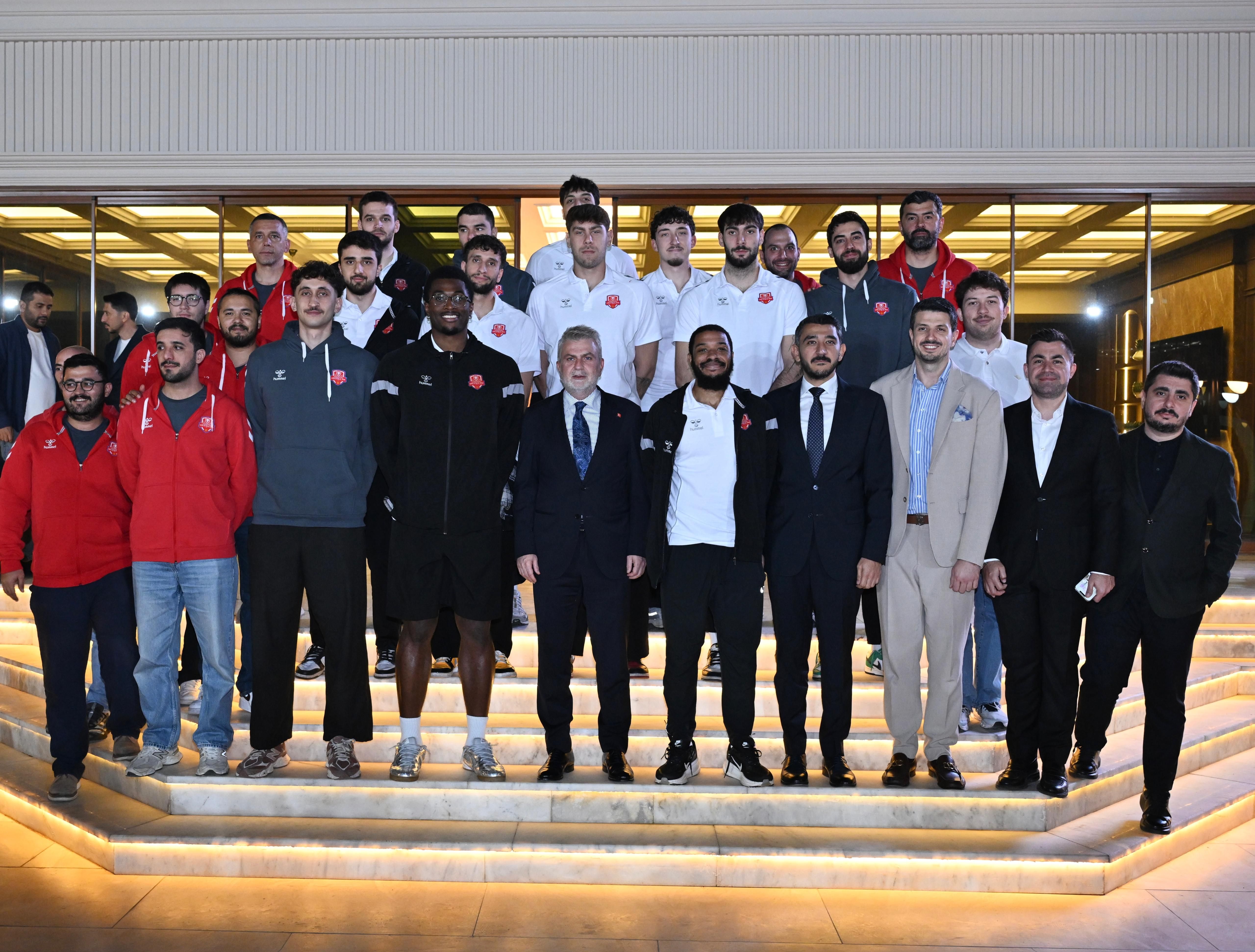 Başkan Görgel Basketbol Takımımız Şehrimizi En Güzel Şekilde Temsil Ediyor (1)