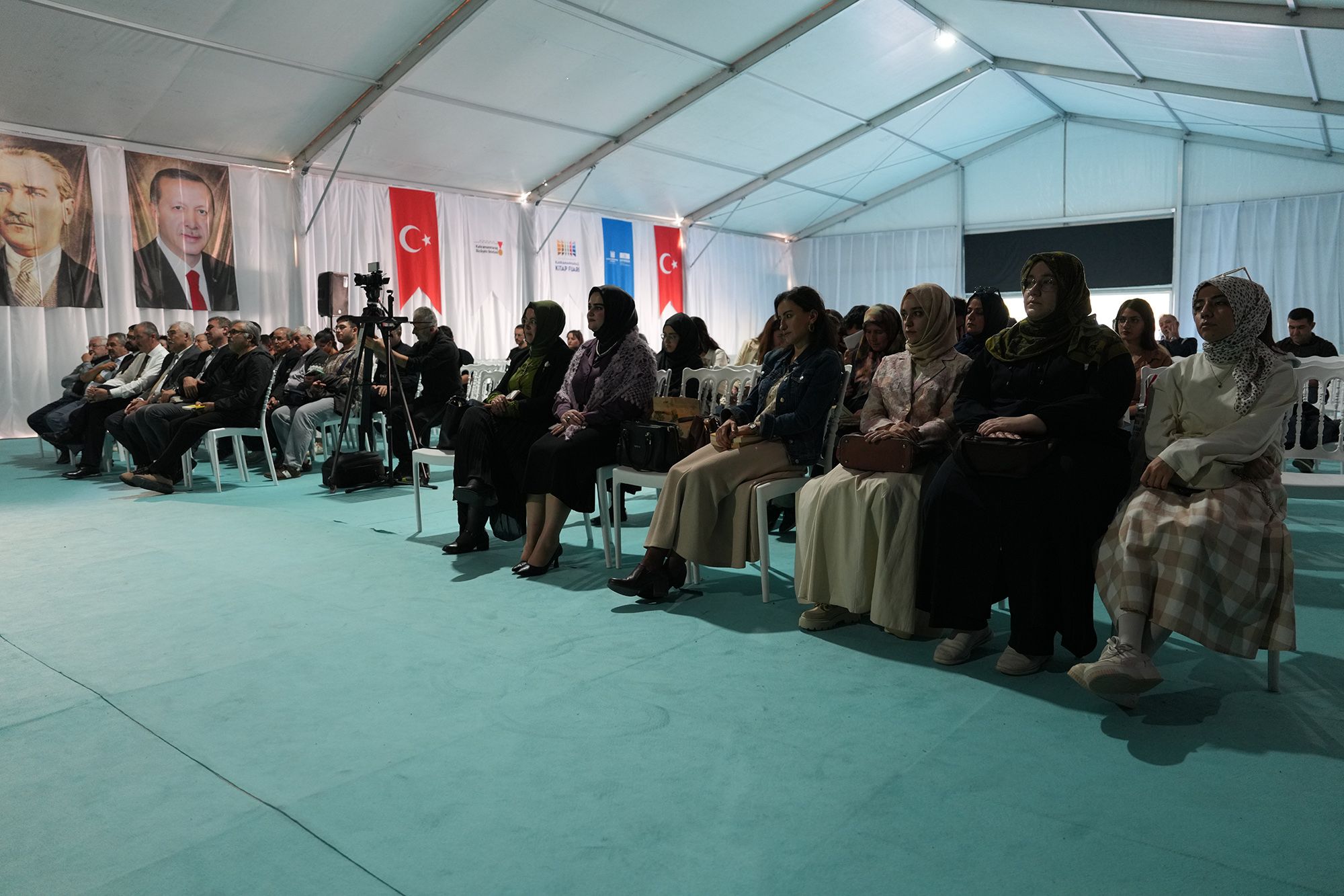 Beşir Ayvazoğlu, Büyükşehir’in Kitap Fuarı’nda Edebiyatı Anlattı
