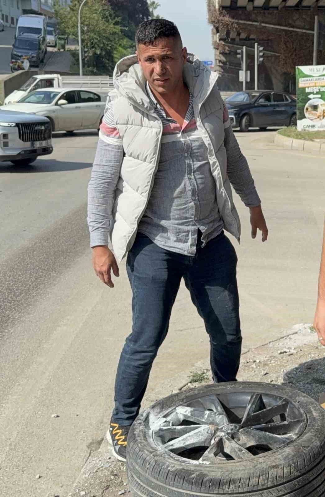 Bir Saat Önce 2,6 Milyon Liraya Aldığı Otomobile Başka Araç Çarptı; 1 Yaralı