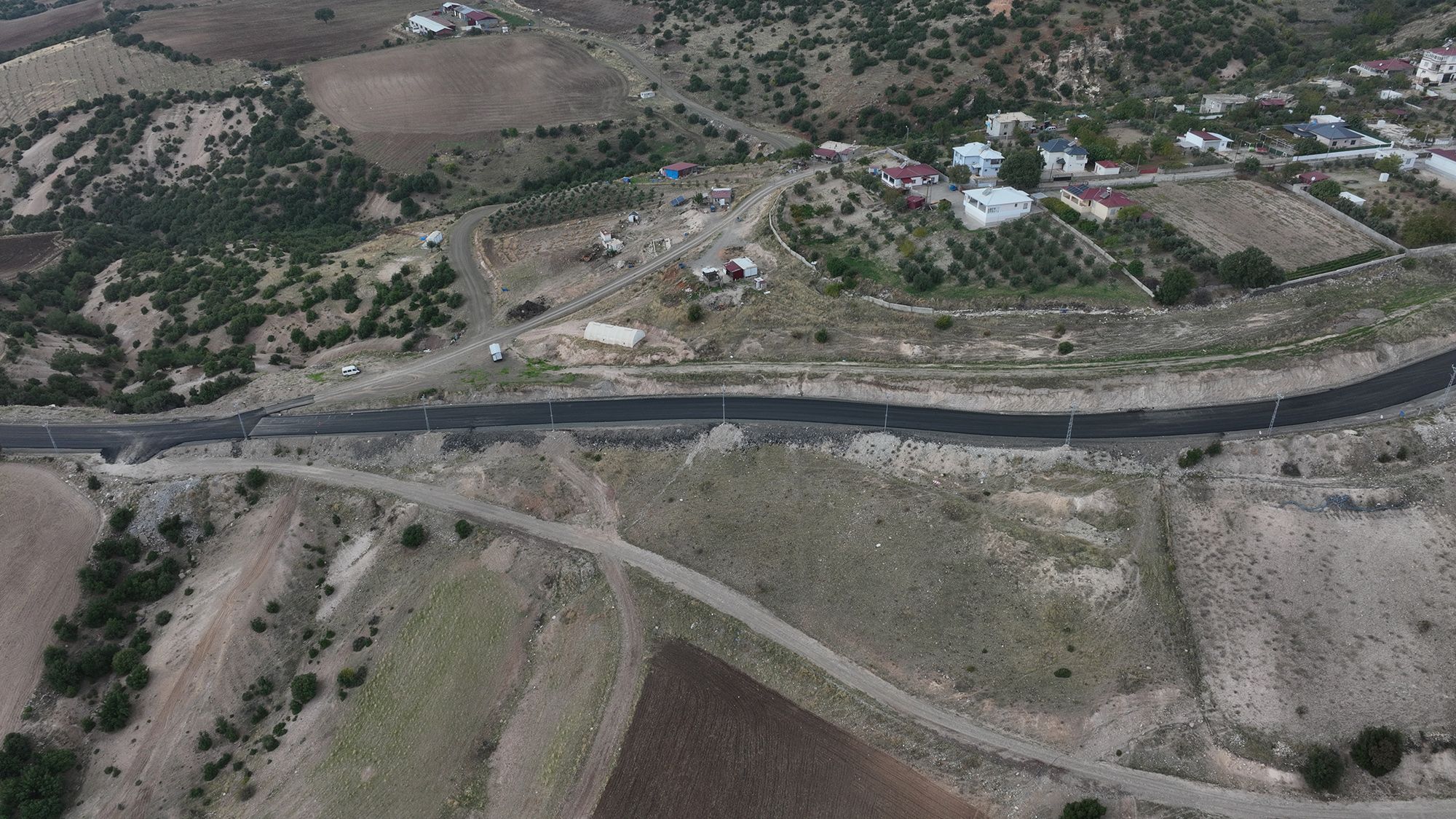 Büyükşehir’den Dulkadiroğlu Kırsalında Asfalt Seferberliği