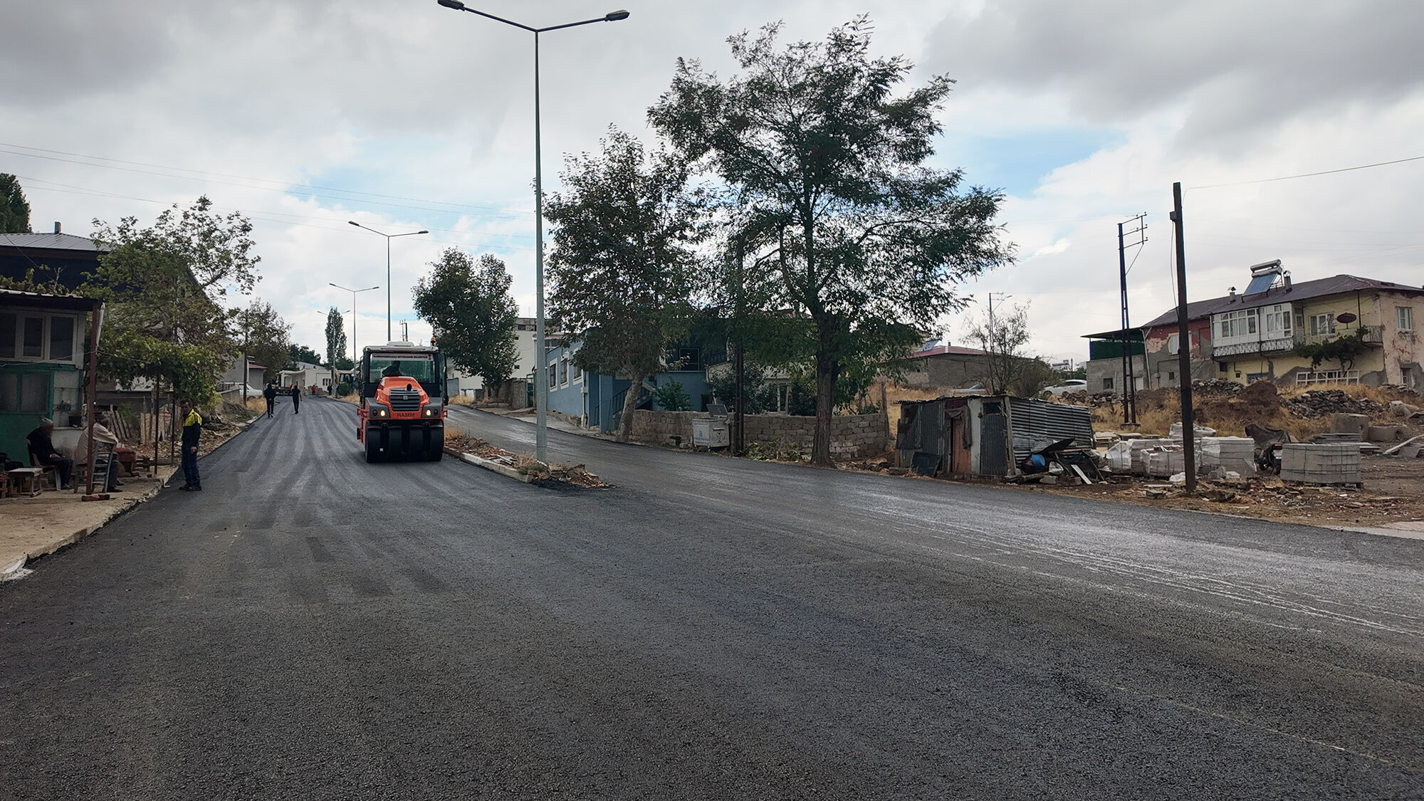 Ekinözü’nde Altyapı Tamamlandı, Sıcak Asfalt Çalışması Başladı (1)