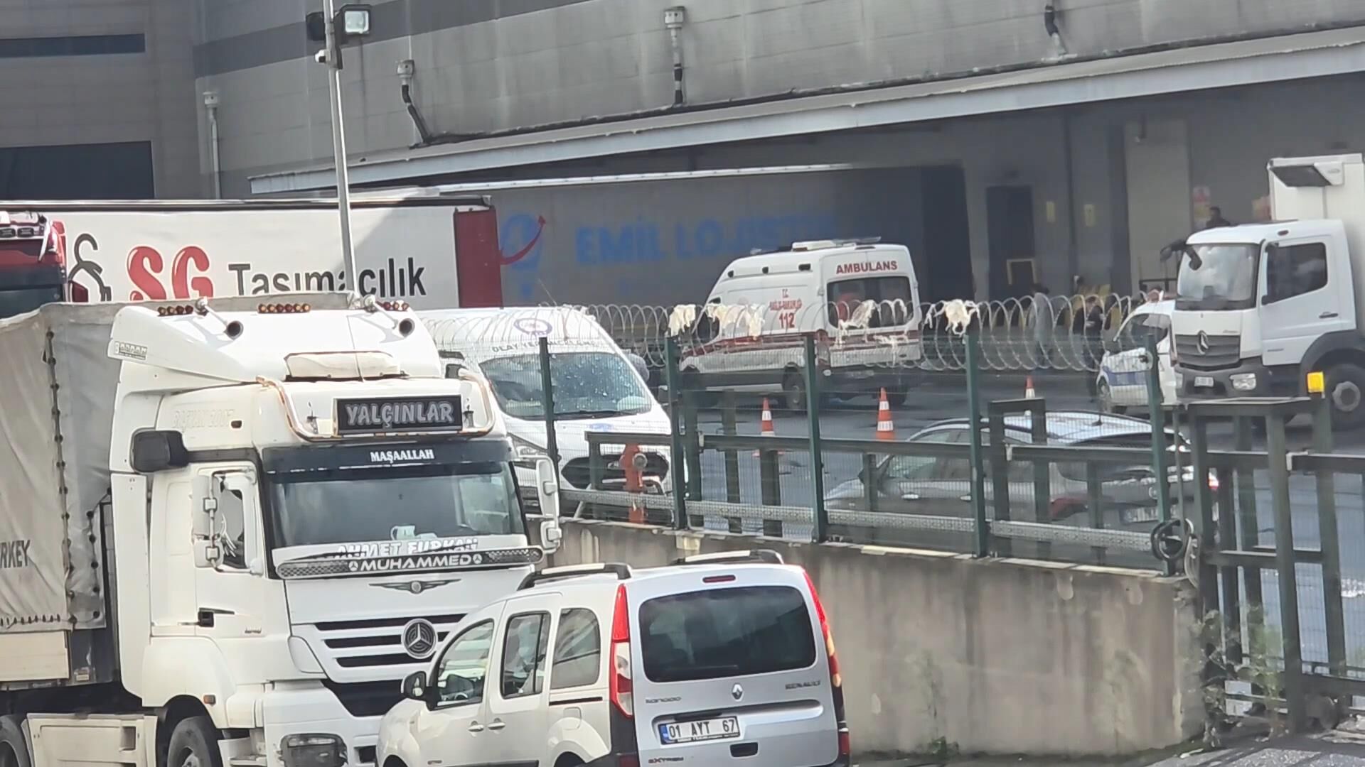 Esenyurt’ta Iki Tir Arasında Sıkışan Şoför Hayatını Kaybetti (2)
