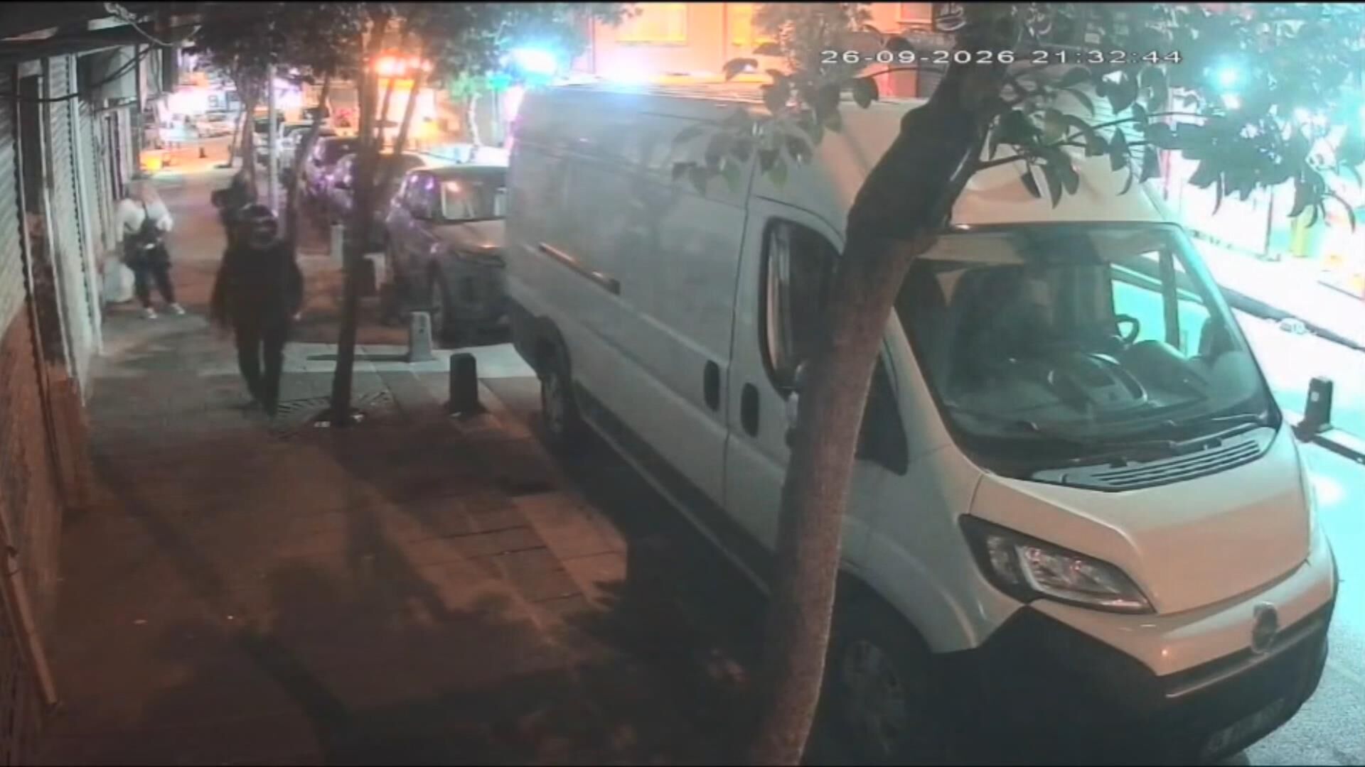 Gaziosmanpaşa’da Çay Ocağı Önünde Silahlı Saldırı 2 Çocuk Babası Hayatını Kaybetti (1)-1