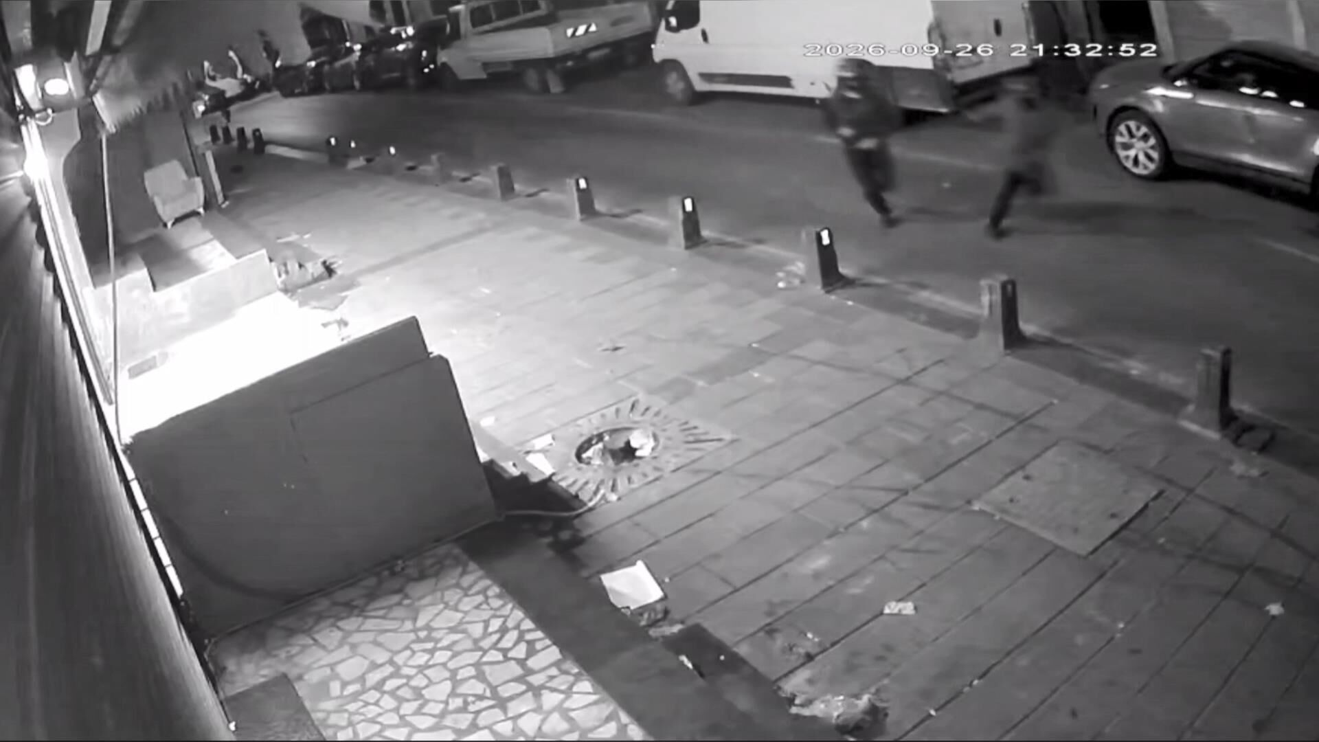 Gaziosmanpaşa’da Çay Ocağı Önünde Silahlı Saldırı 2 Çocuk Babası Hayatını Kaybetti (6)