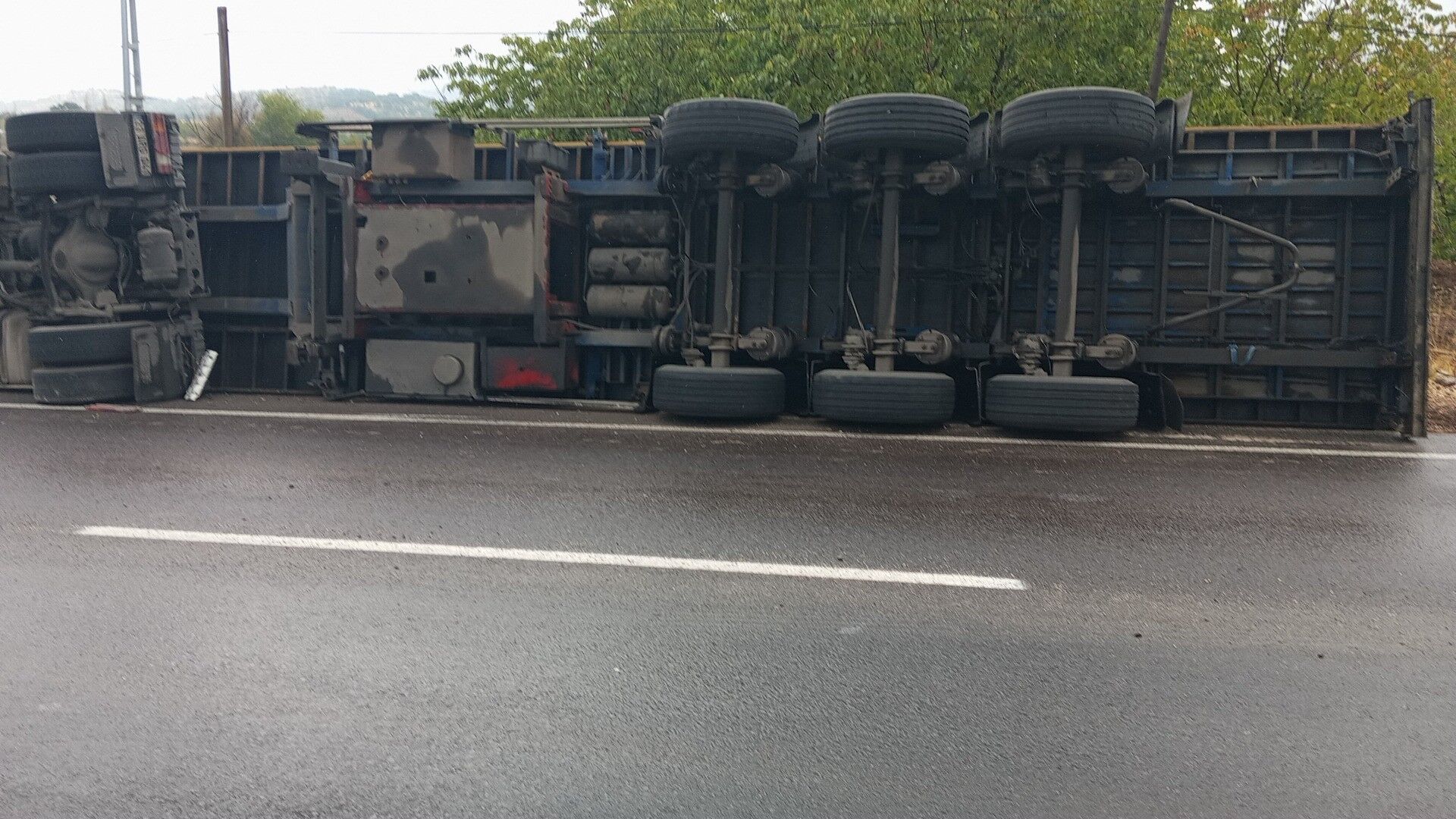 Gölbaşı Kahramanmaraş Yolunda Tır Yan Yattı! Trafik Aksadı (2)