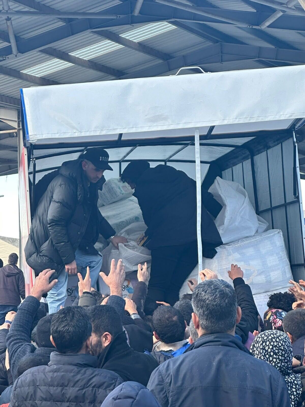İnsani Yardım Amacıyla Gittiği İran'da Tutuklanan Eşi Için Yardım Istedi (4)