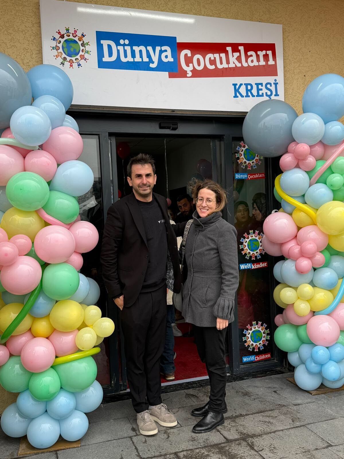 İnsani Yardım Amacıyla Gittiği İran'da Tutuklanan Eşi Için Yardım Istedi (8)