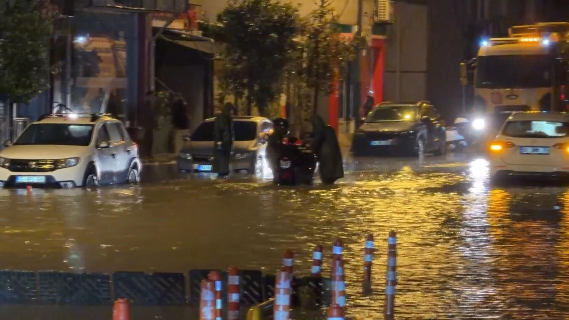 İstanbul Sel Felaketinde Son Durum Ne, Kaç Kişi Öldü, Kimlikleri Açıklandı Mı (12)