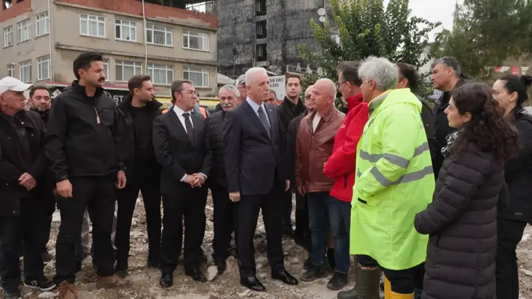 İstanbul Valisi Davut Gül; 3 Bin Ev Ve Iş Yerinde Ciddi Hasar Var