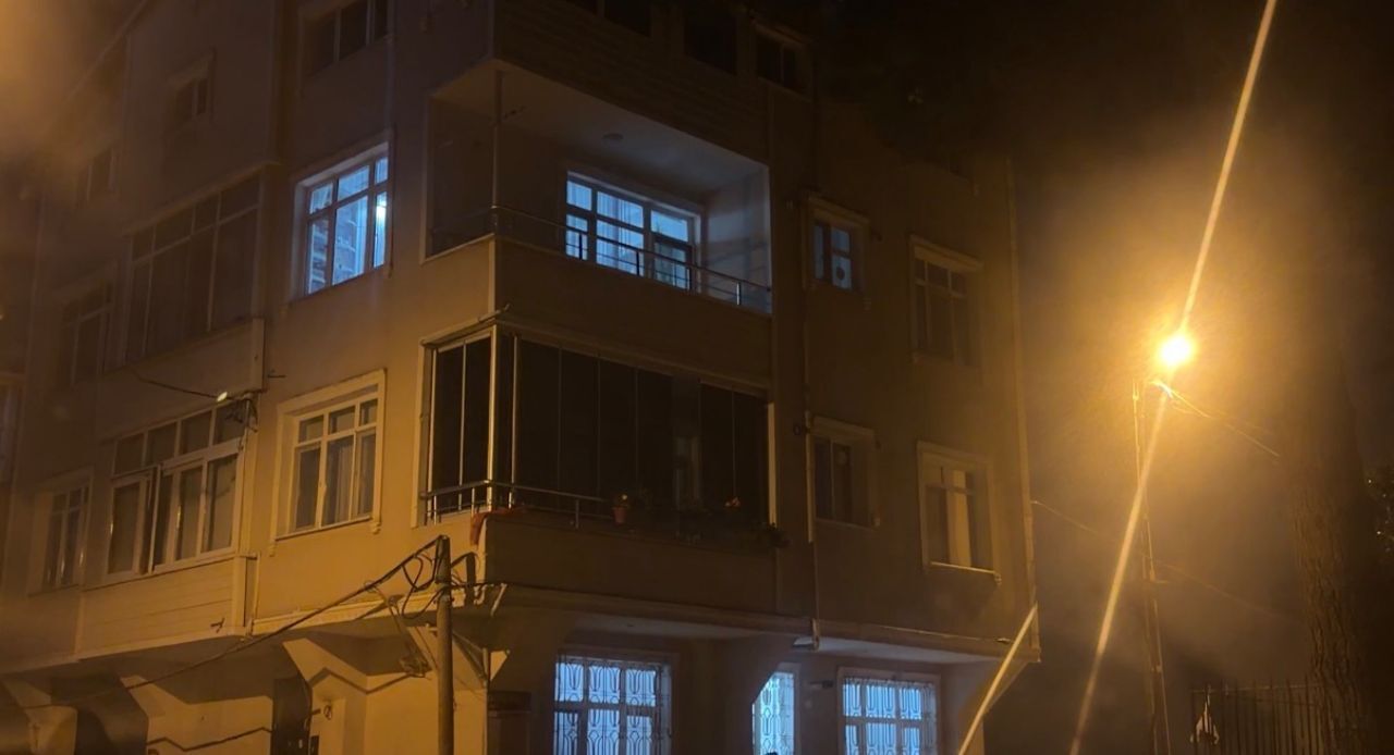 İstanbul'da 16 Yaşındaki Kız Annesini Yatağında Ölü Buldu! (8)
