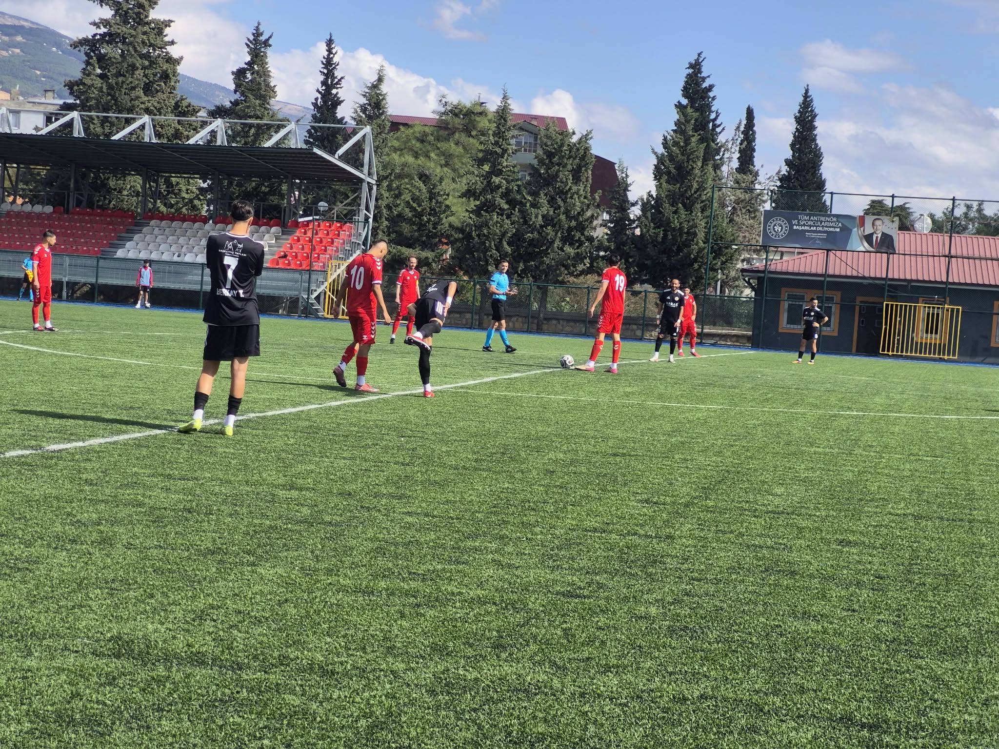 İstiklalspor'dan Evinde Serikspor’a Karşı 4 Gollü Zafer (1)