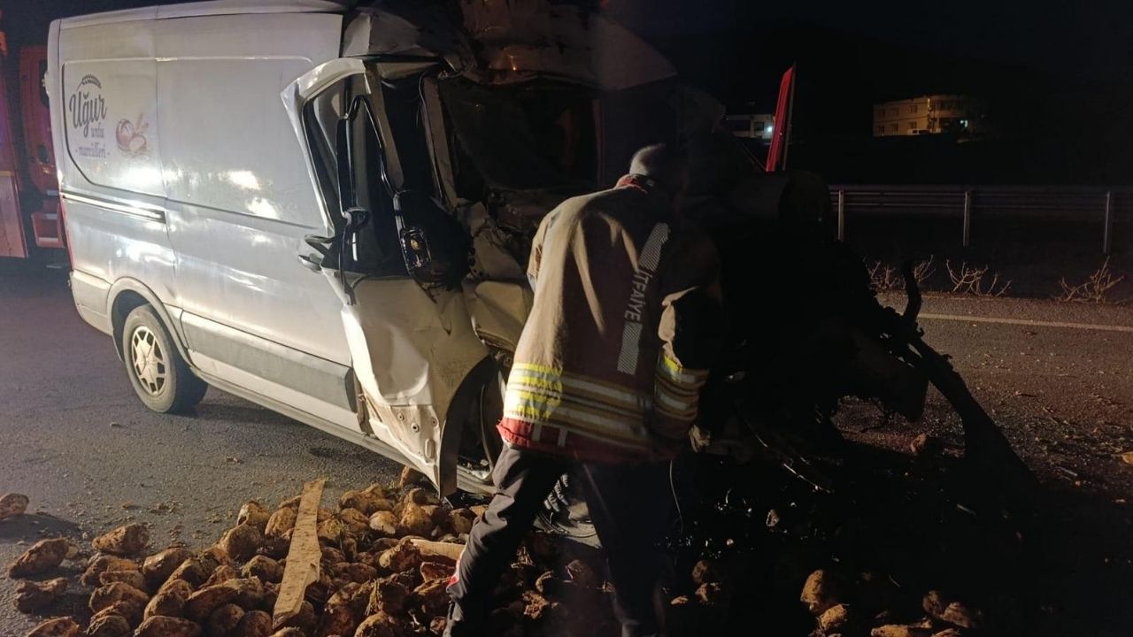 Kahramanmaraş Afşin'de Feci Kaza! Sürücü Ağır Yaralandı