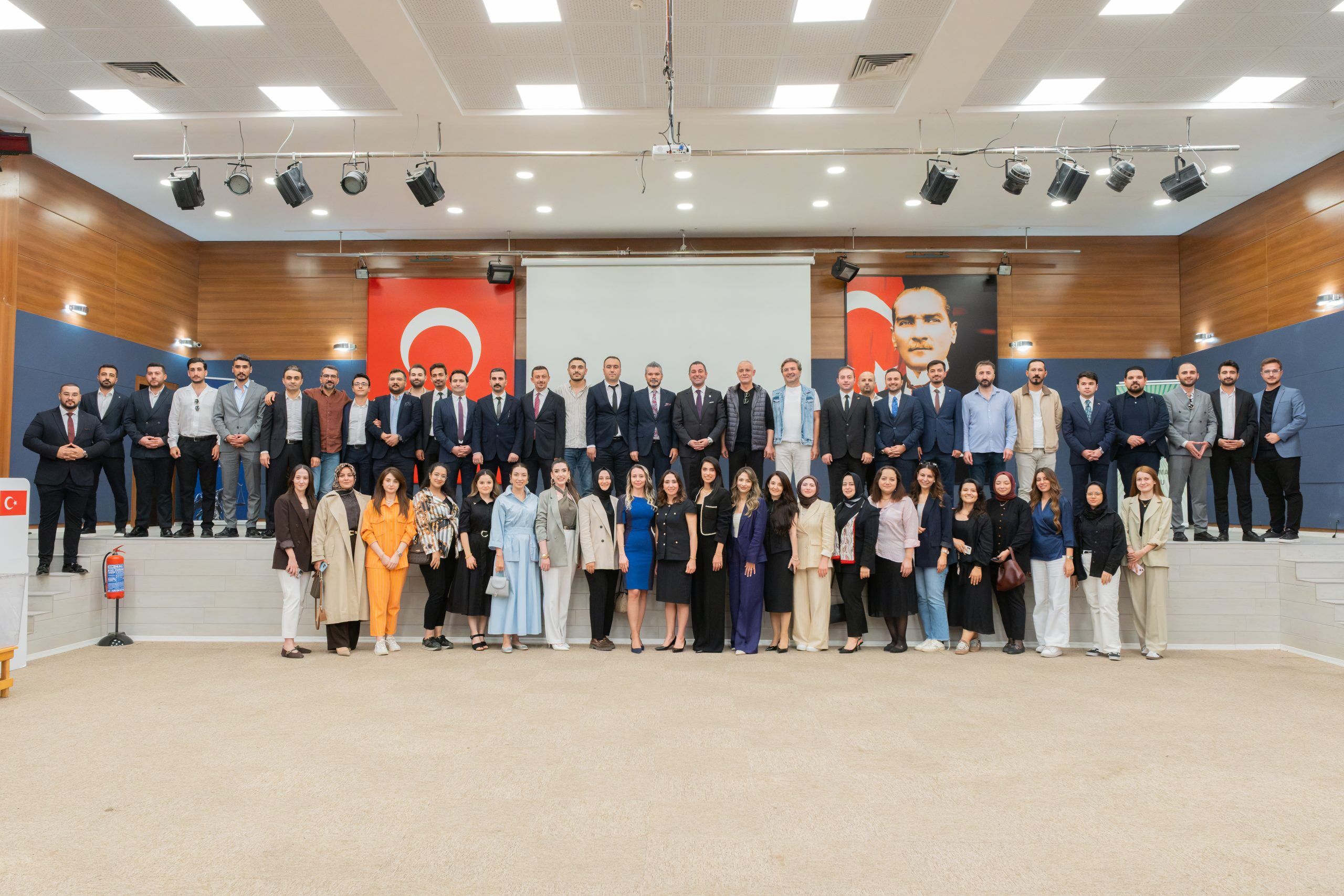 Kahramanmaraş Barosu'nda Mehmet Kaan Kır güven tazeledi