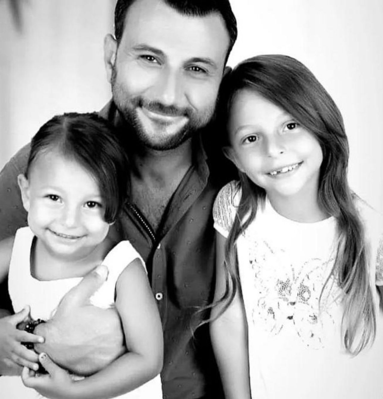Kahramanmaraş Depreminde Ailesini Kaybetti, 5 Okul Yaptırıyor (9)