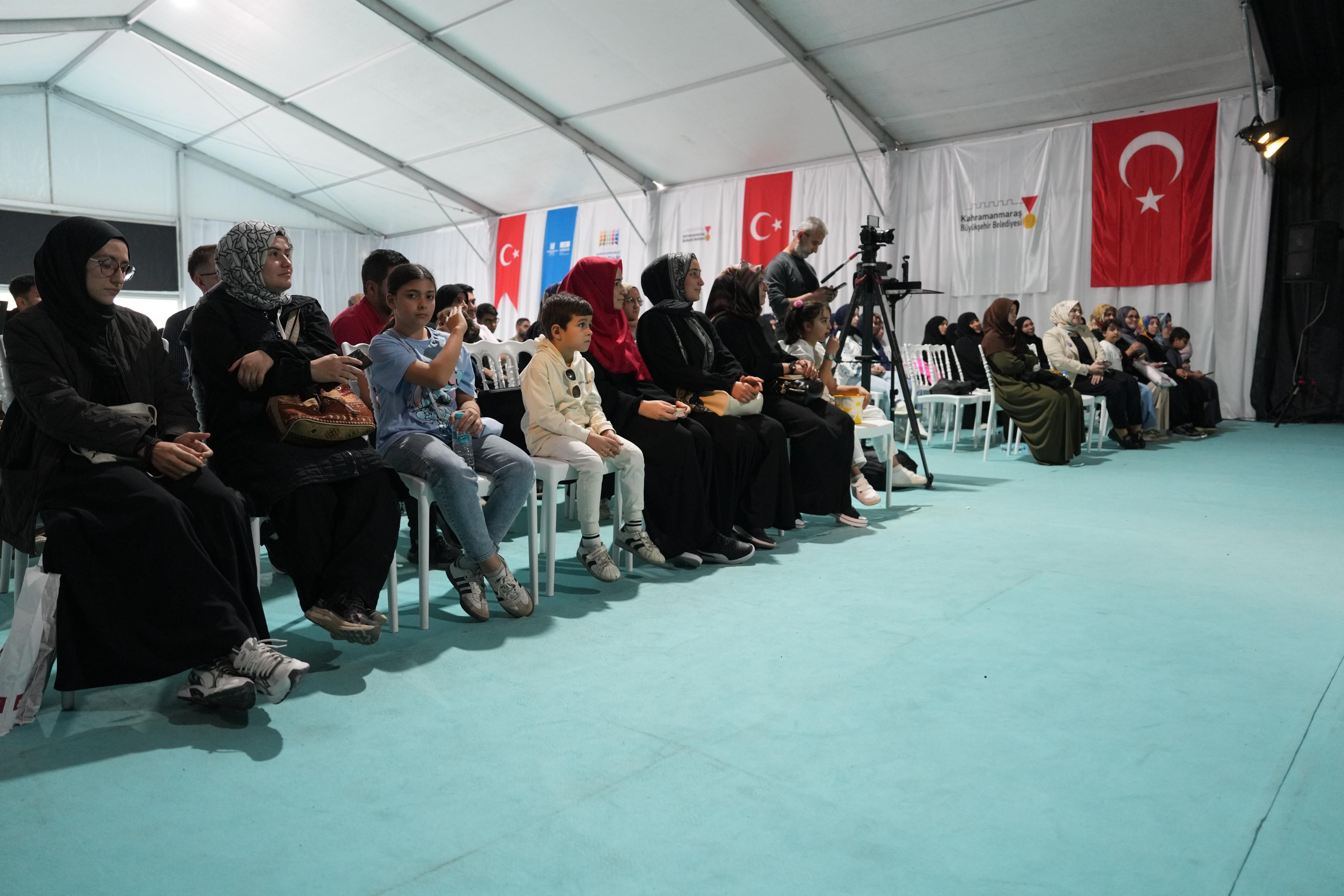 Kahramanmaraş Kitap Fuarı’nda Fatih Duman’dan Gençlere Hayat Dersi (4)