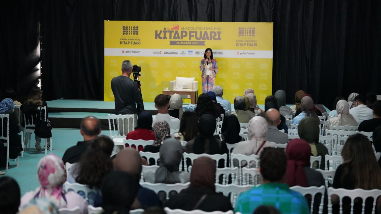 Kahramanmaraş Kitap Fuarı'nda Reyhan Çınar'dan Türkçe Uyarısı! (4)