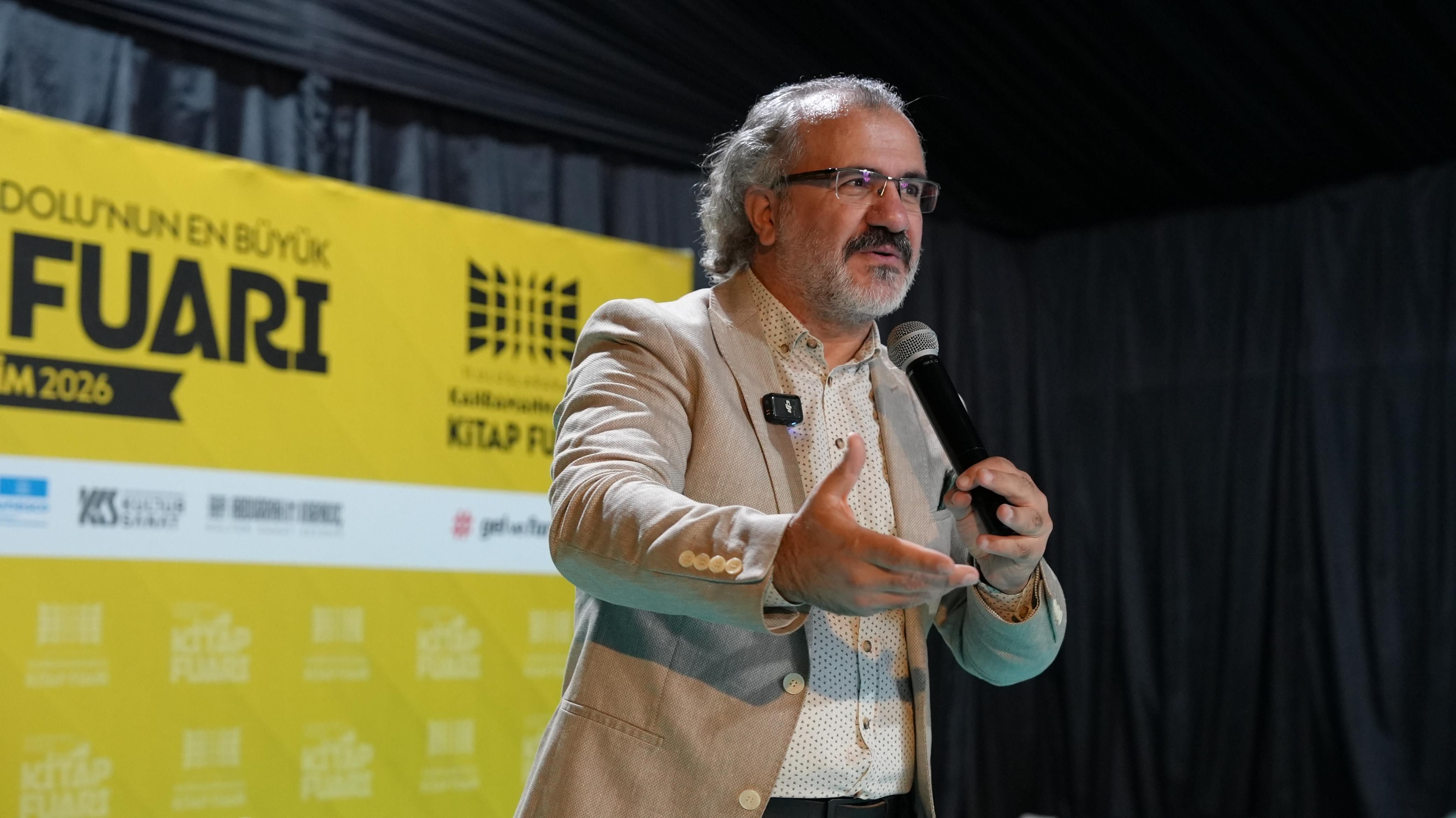 Kahramanmaraş Kitap Fuarı’nda Sıtkı Aslanhan’dan Aile Ve Çocuklara Dair Önemli Mesajlar (1)