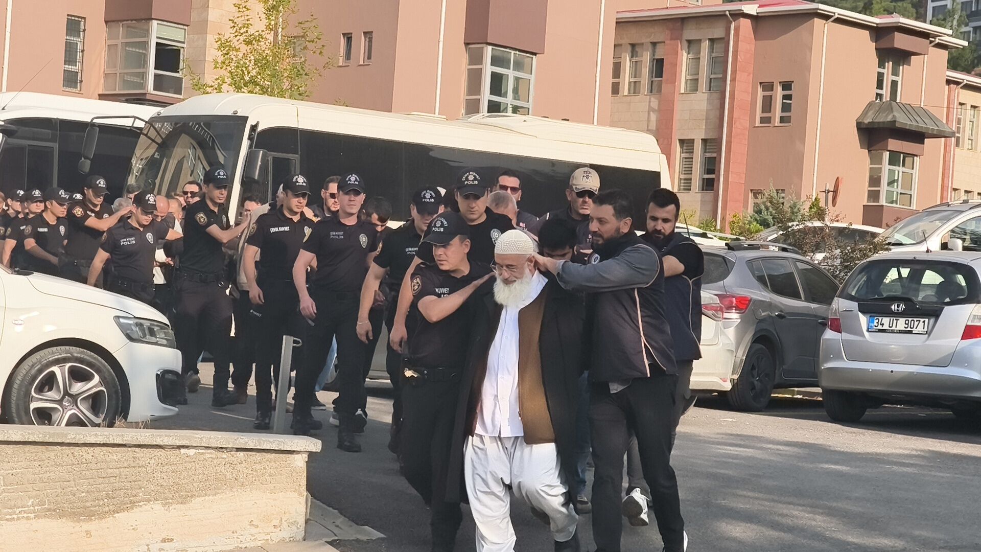 Kahramanmaraş Merkezli Deaş Operasyonunda 22 Tutuklama (1)