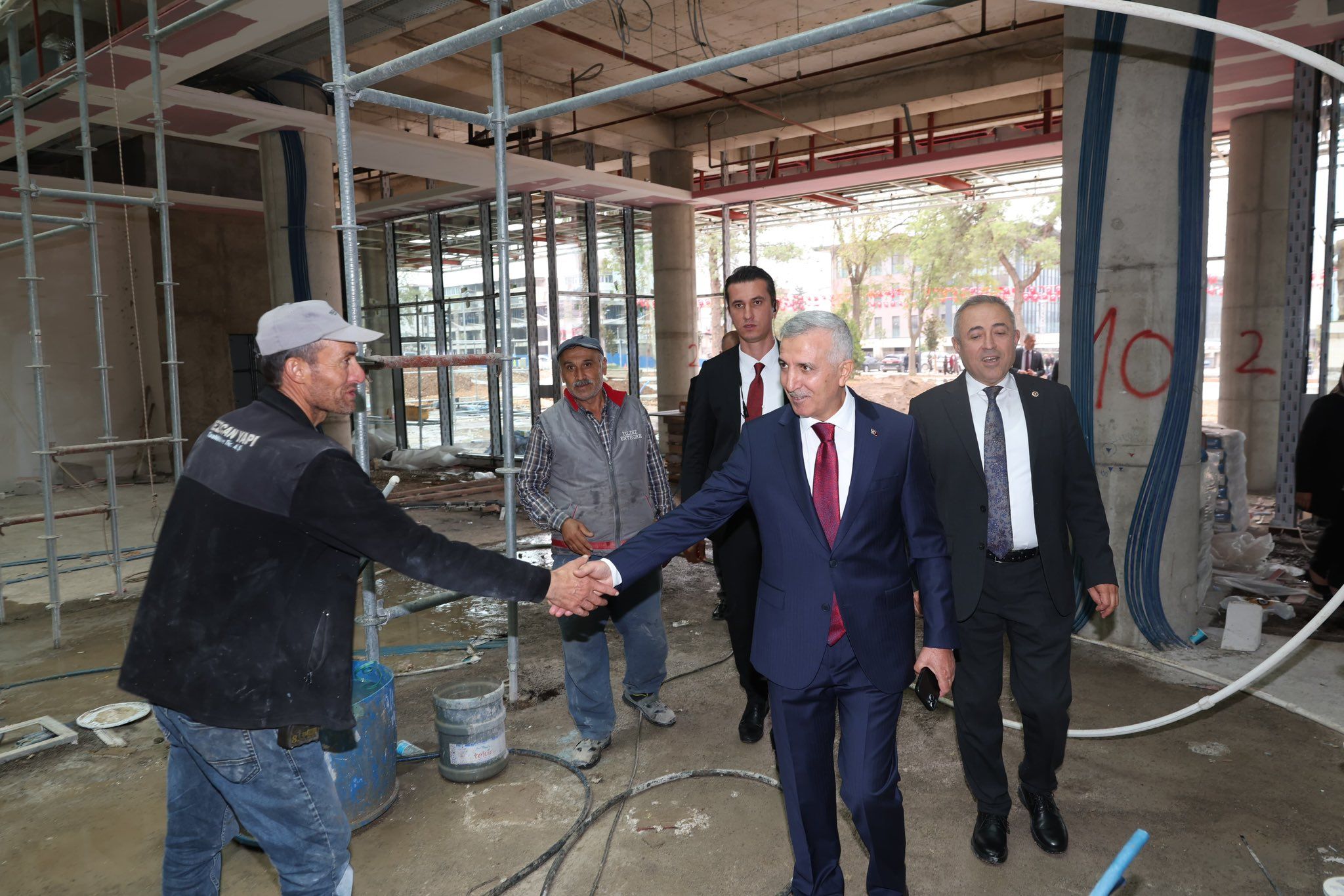 Kahramanmaraş Valiliğinin Yeni Hizmet Binasında Çalışmalar Sürüyor! Vali Ünlüer Inşaatı Inceledi (1)