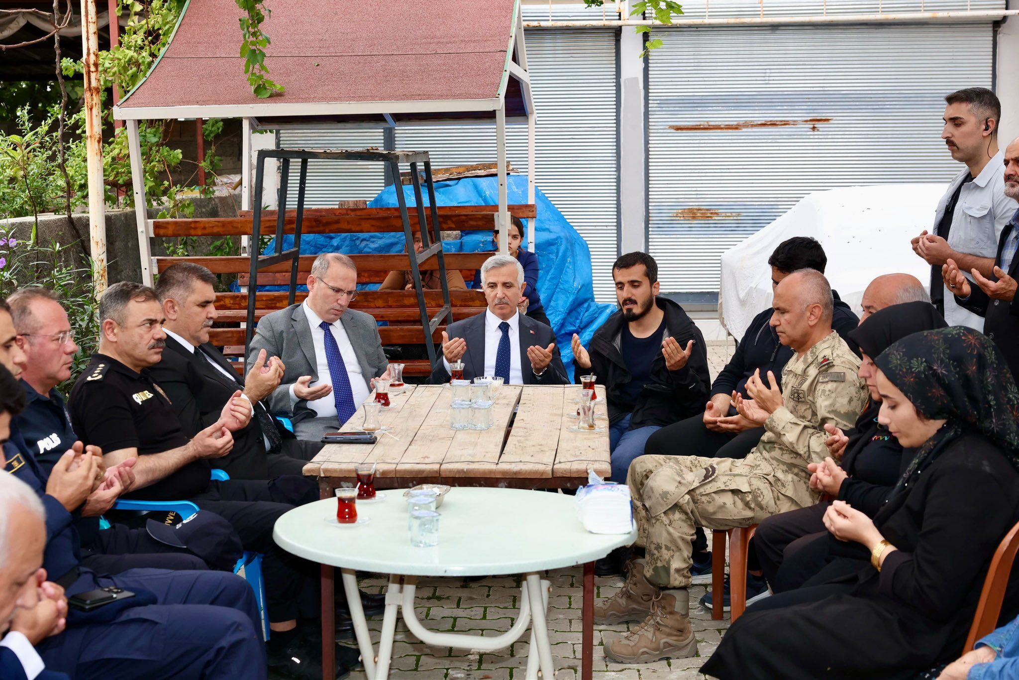 Kahramanmaraş Valisi Mükerrem Ünlüer'den Hayatını Kaybeden Polis Memurunun Ailesine Taziye Ziyareti (1)