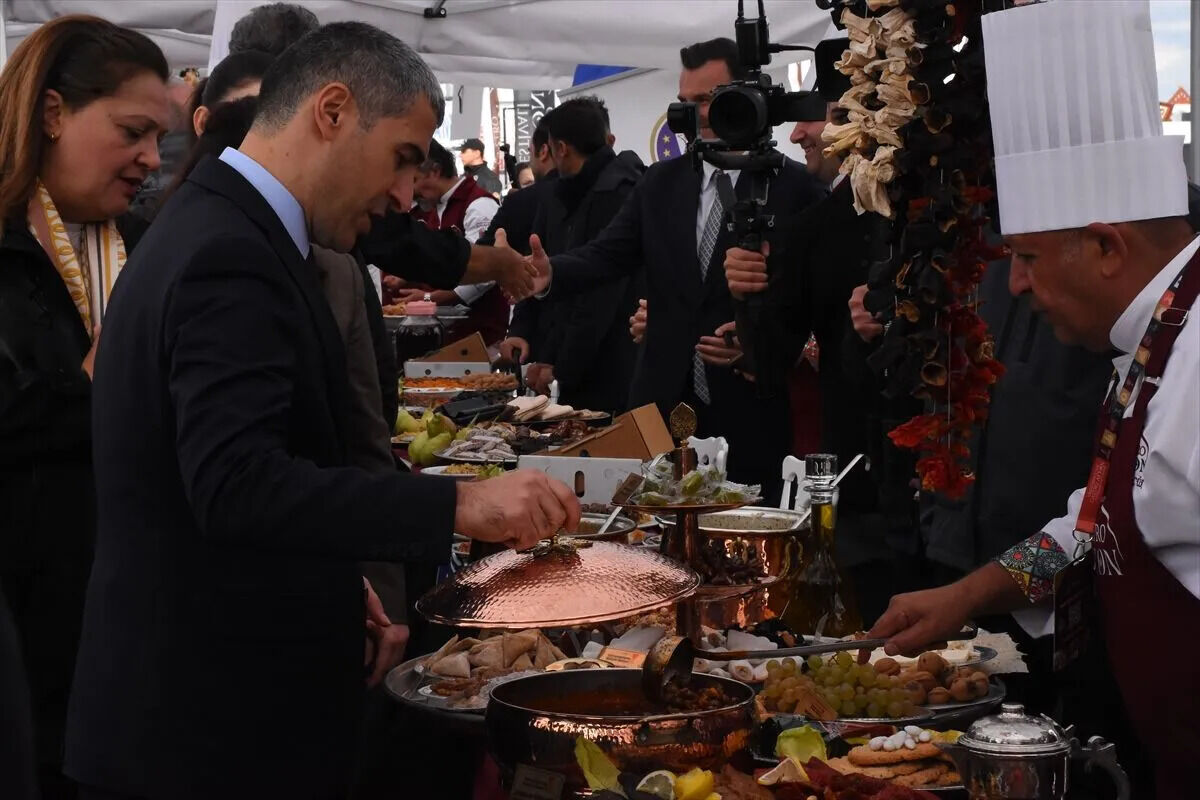 Kahramanmaraş’ın Tescilli Lezzetleri Gastro Afyon’da Büyük İlgi Gördü (1)-1