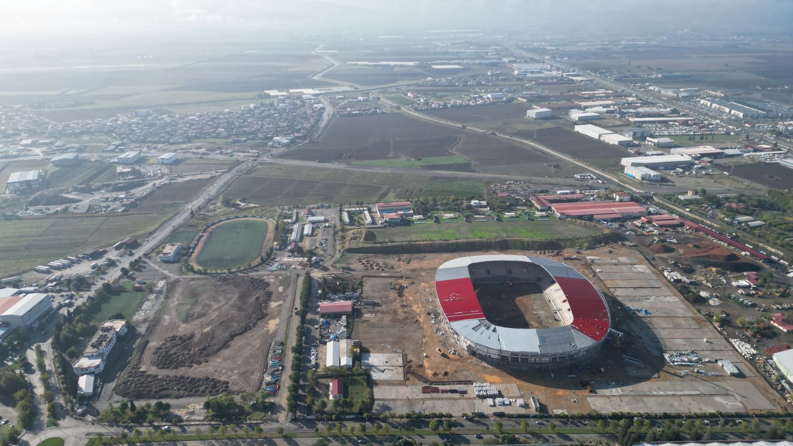Kahramanmaraş’ın Yeni Stadında Tribünler Tamamlandı! İşte Son Durum (2)
