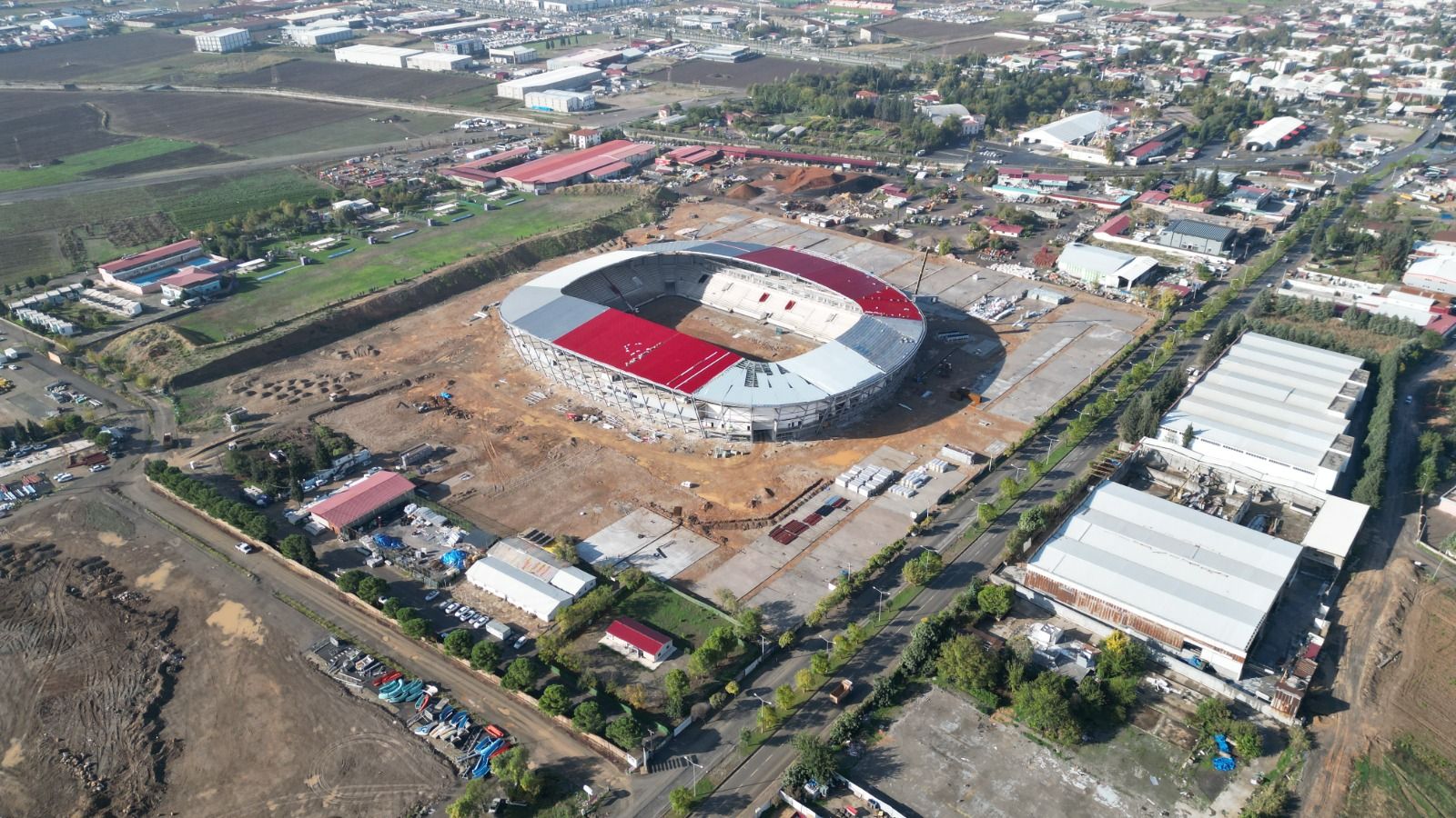 Kahramanmaraş’ın Yeni Stadında Tribünler Tamamlandı! İşte Son Durum (3)