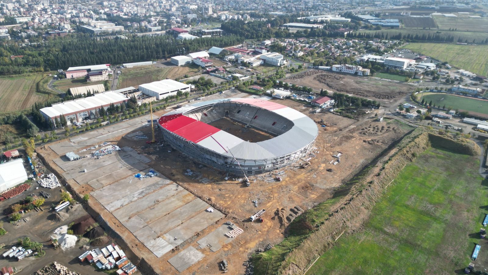 Kahramanmaraş’ın Yeni Stadında Tribünler Tamamlandı! İşte Son Durum (6)