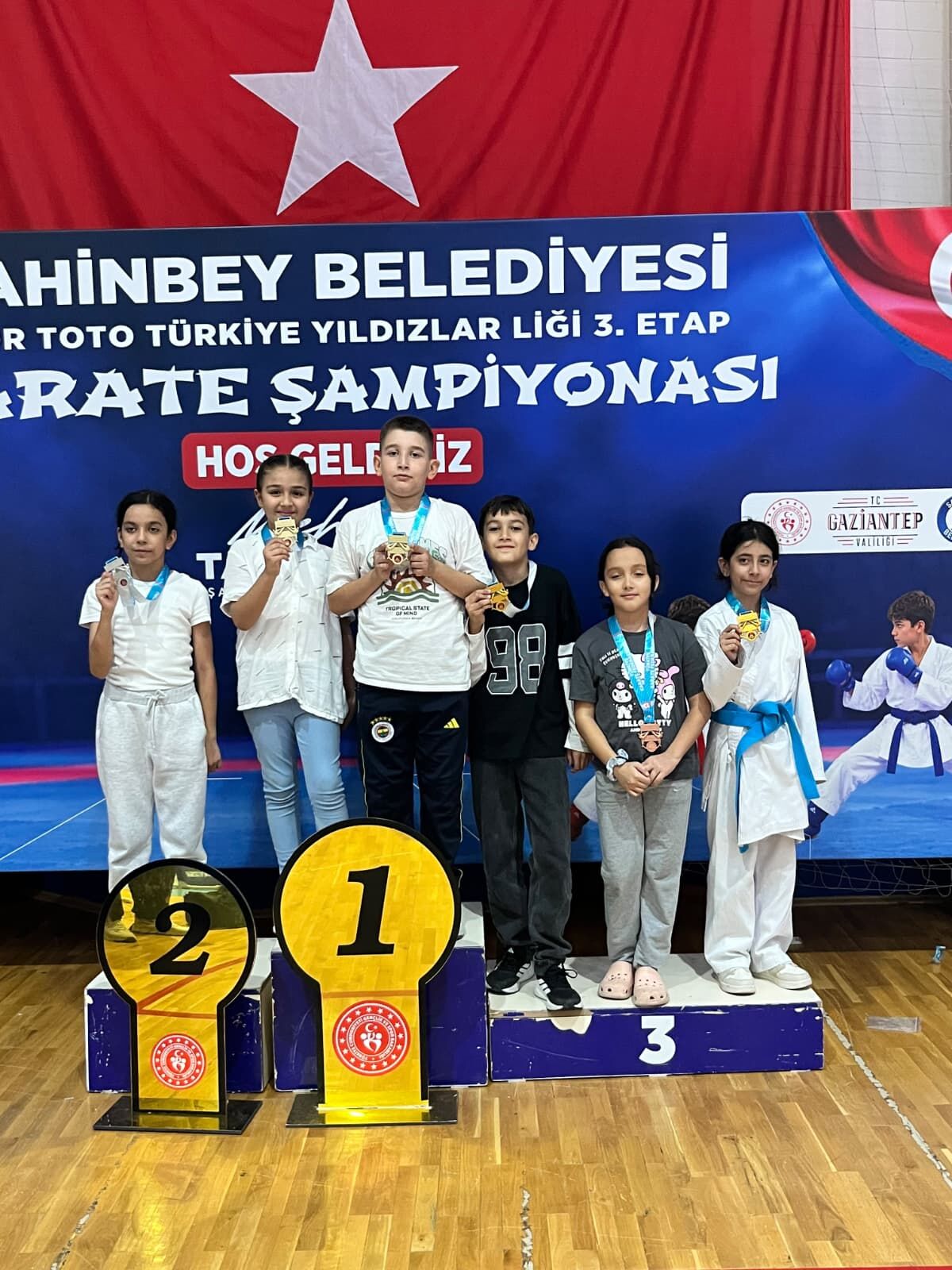 Kahramanmaraşlı Karateciler Gaziantep'ten 10 Madalyayla Döndü (3)