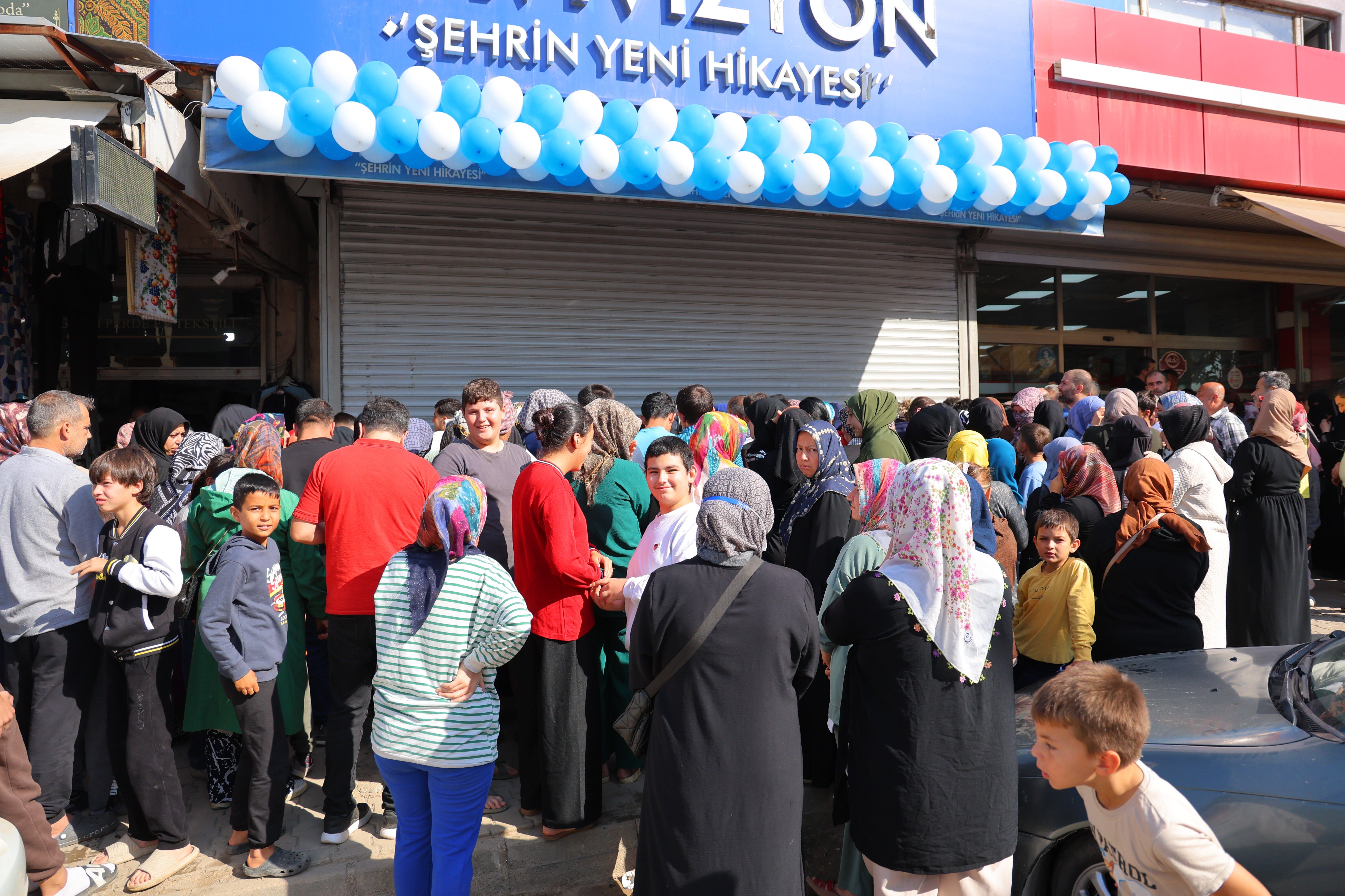 Kahramanmaraş’ta 100 Tl’lik Giyim Kampanyası İzdihama Neden Oldu! (3)