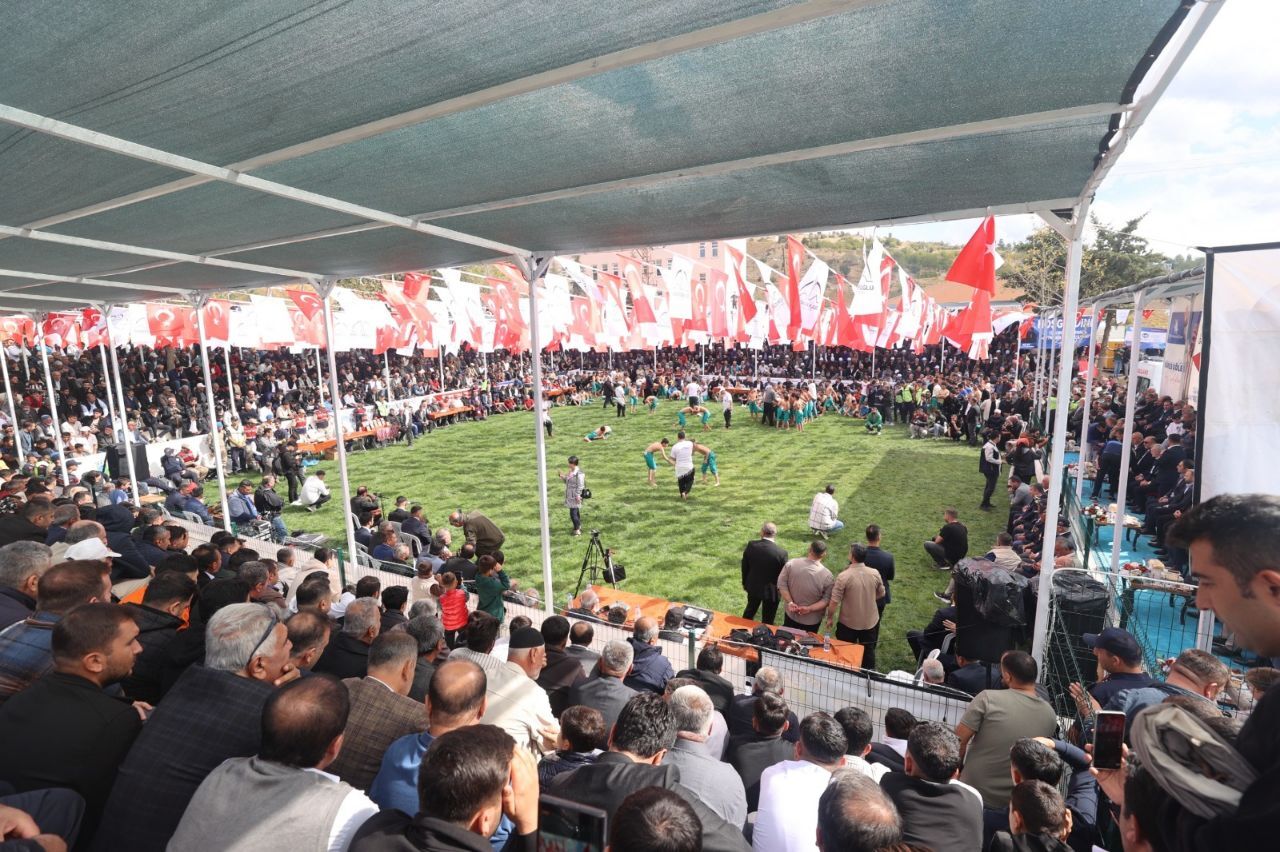 Kahramanmaraş'ta 15. Geleneksel Güreş Festivali Başlıyor! (3)