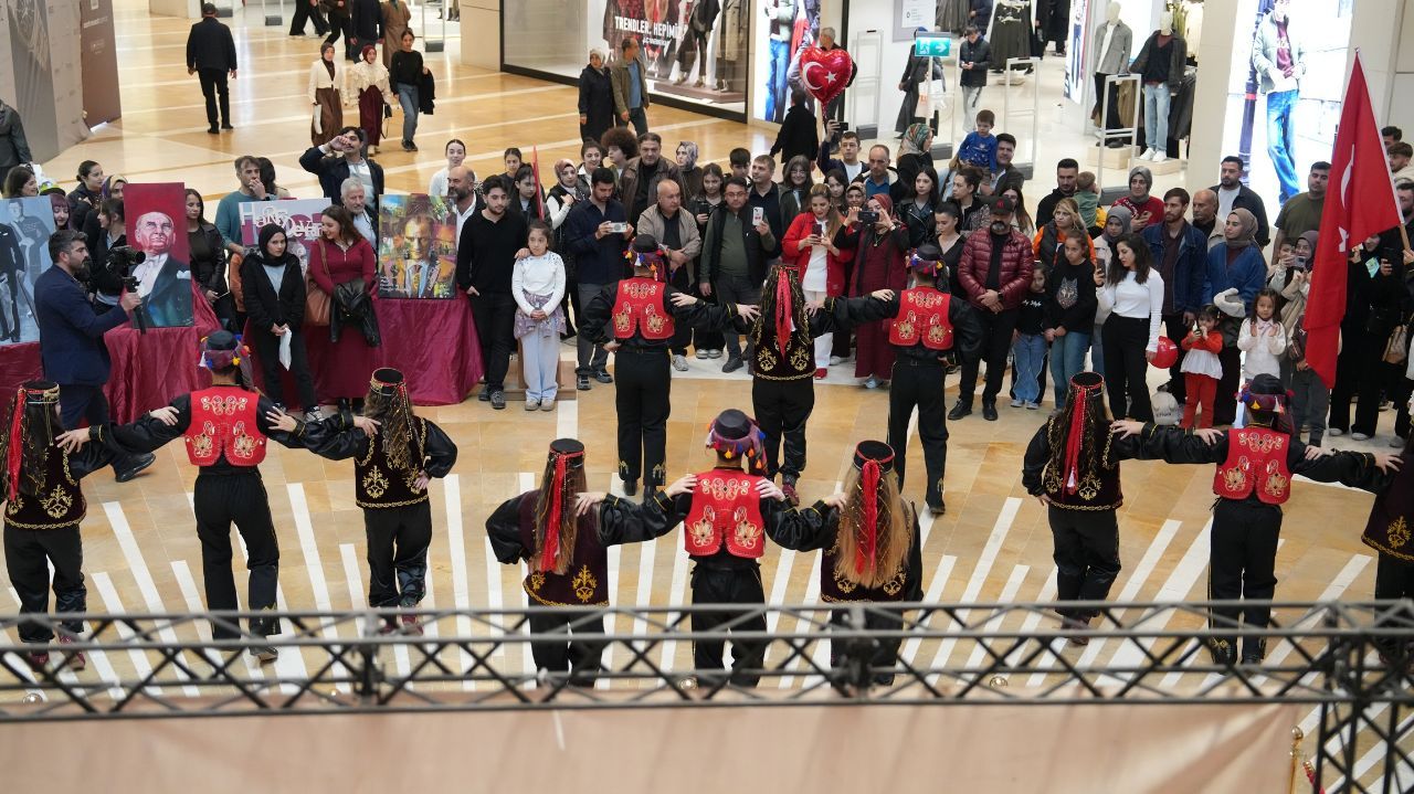 Kahramanmaraş'ta Cumhuriyet Bayramı'na Özel Sanat Ve Müzik Buluşması! (3)