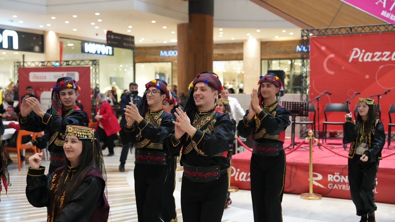 Kahramanmaraş'ta Cumhuriyet Bayramı'na Özel Sanat Ve Müzik Buluşması! (4)