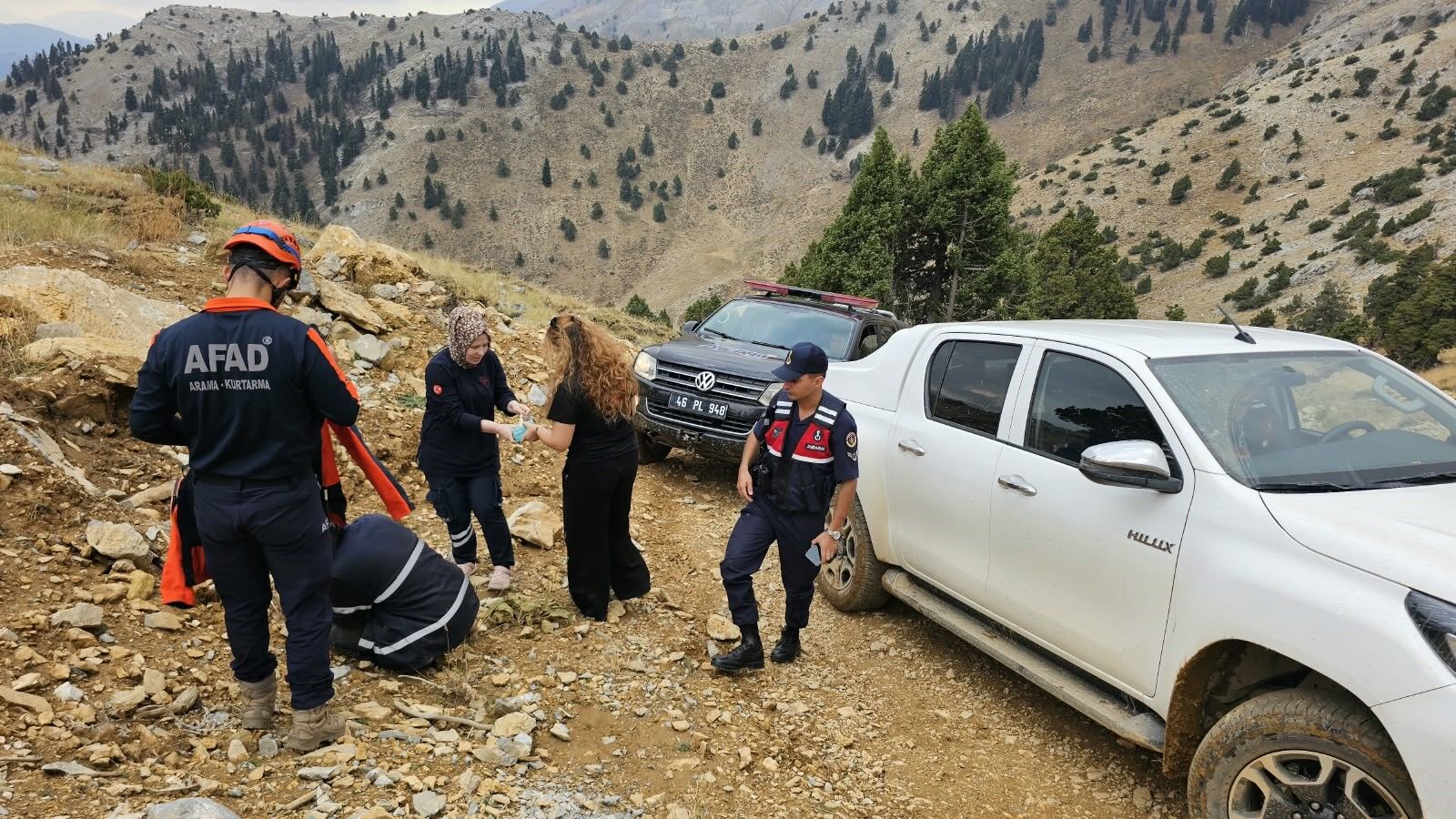 Kahramanmaraş’ta Dağlık Arazide Mahsur Kalan Çoban Kurtarıldı (4)