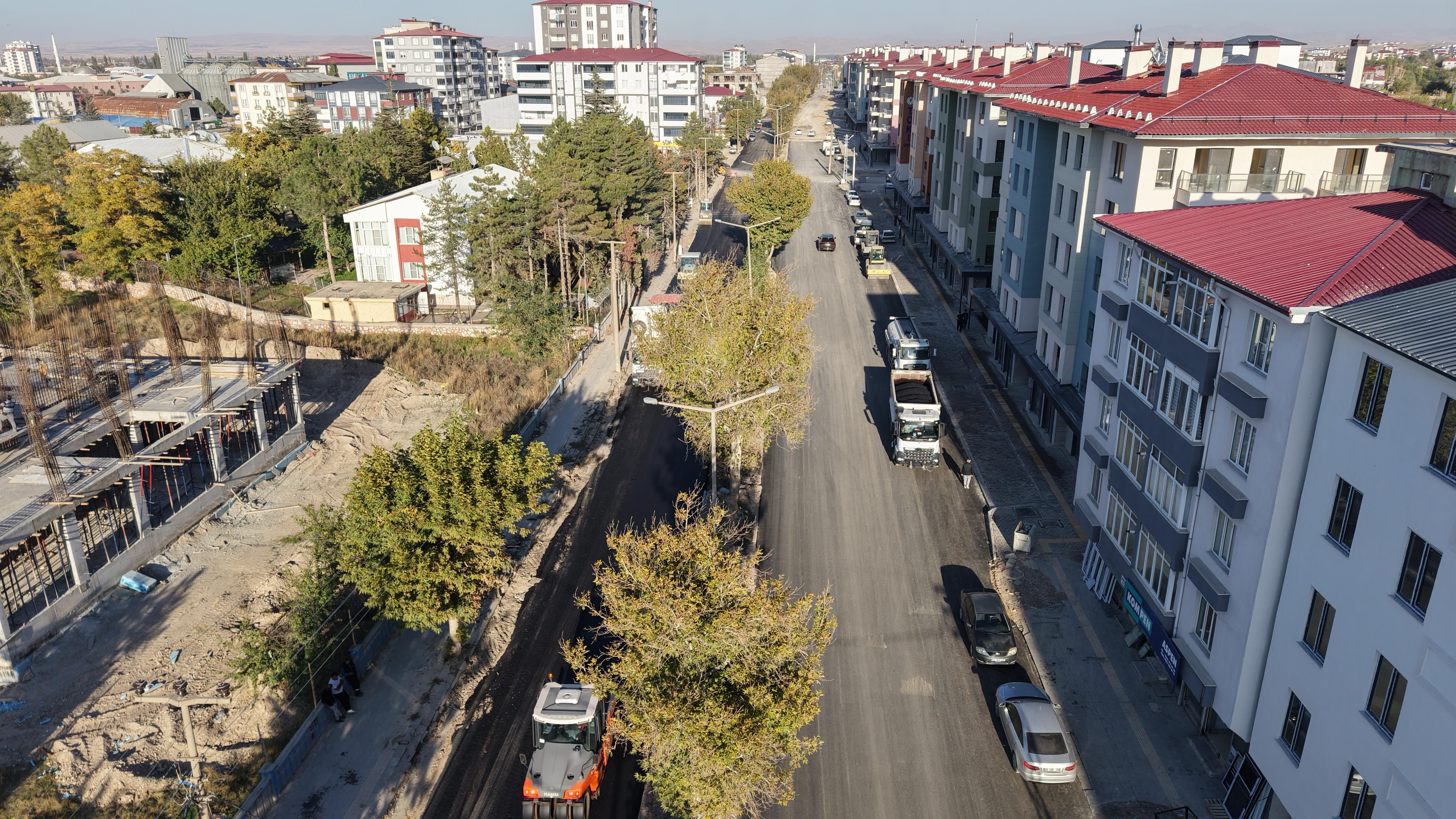 Kahramanmaraş’ta Deprem Konutlarına Giden Yol Baştan Sona Yenileniyor (4)