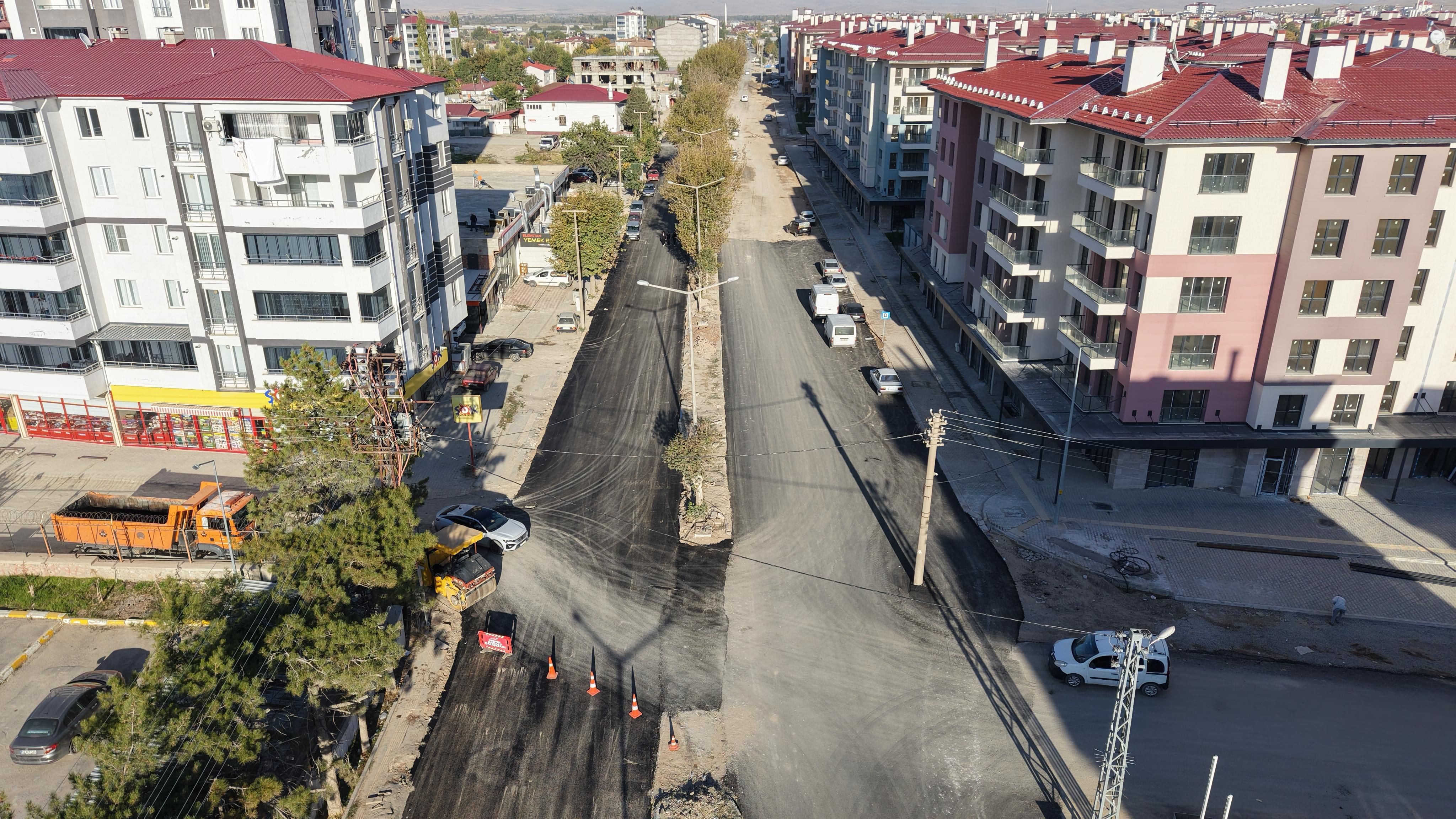 Kahramanmaraş’ta Deprem Konutlarına Giden Yol Baştan Sona Yenileniyor (6)