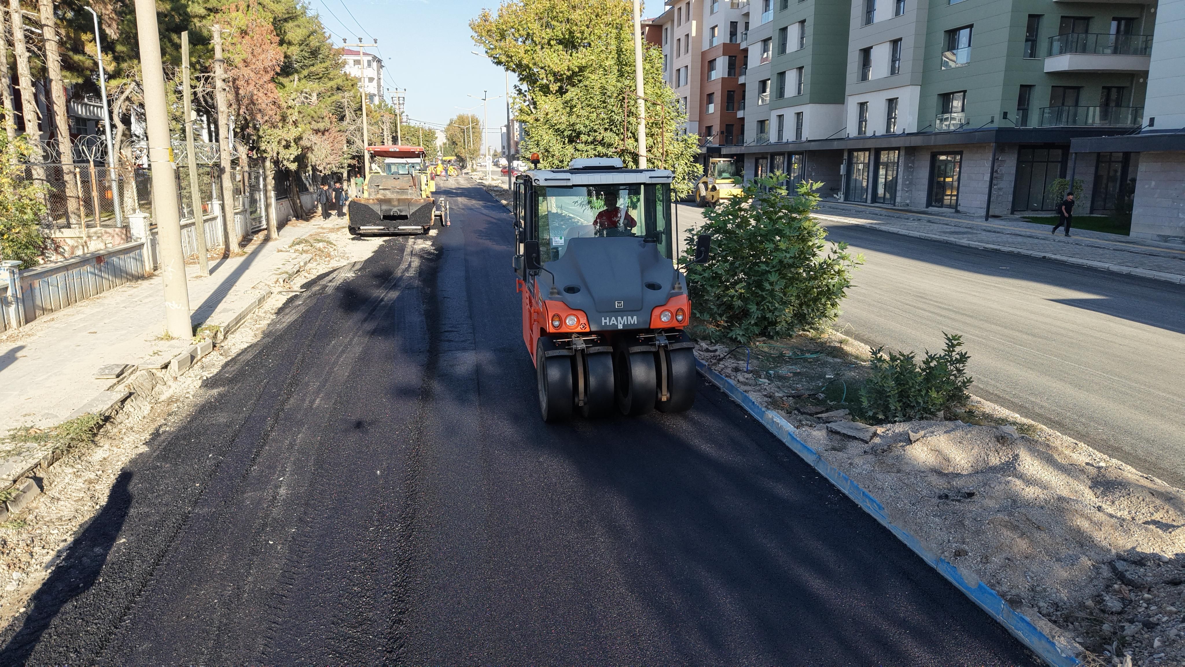 Kahramanmaraş’ta Deprem Konutlarına Giden Yol Baştan Sona Yenileniyor (7)